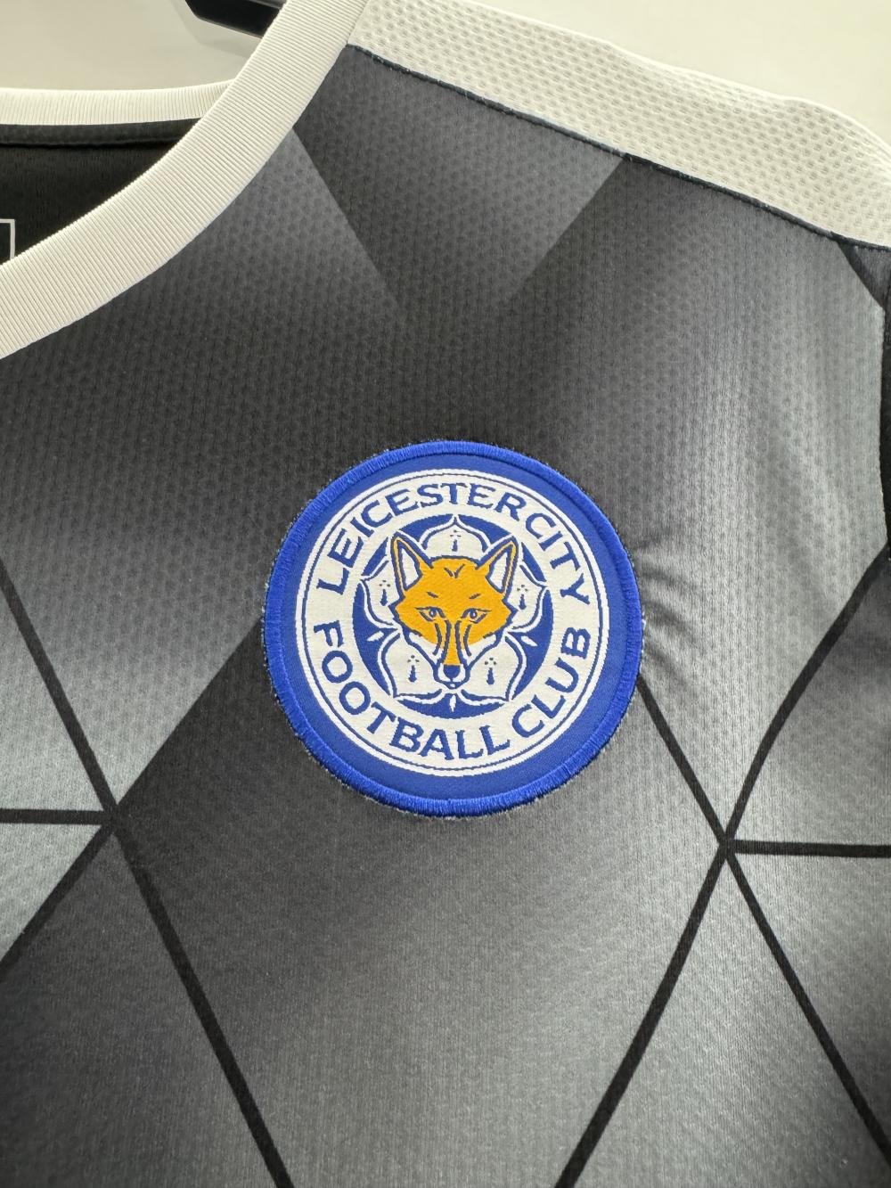 2015-2016 Retro Leicester City Away