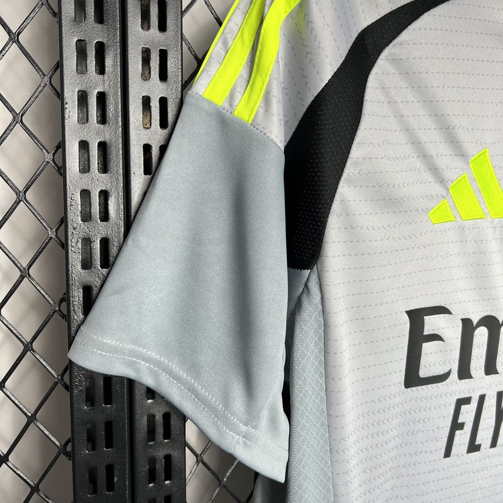 2024/2025 Benfica Third Away