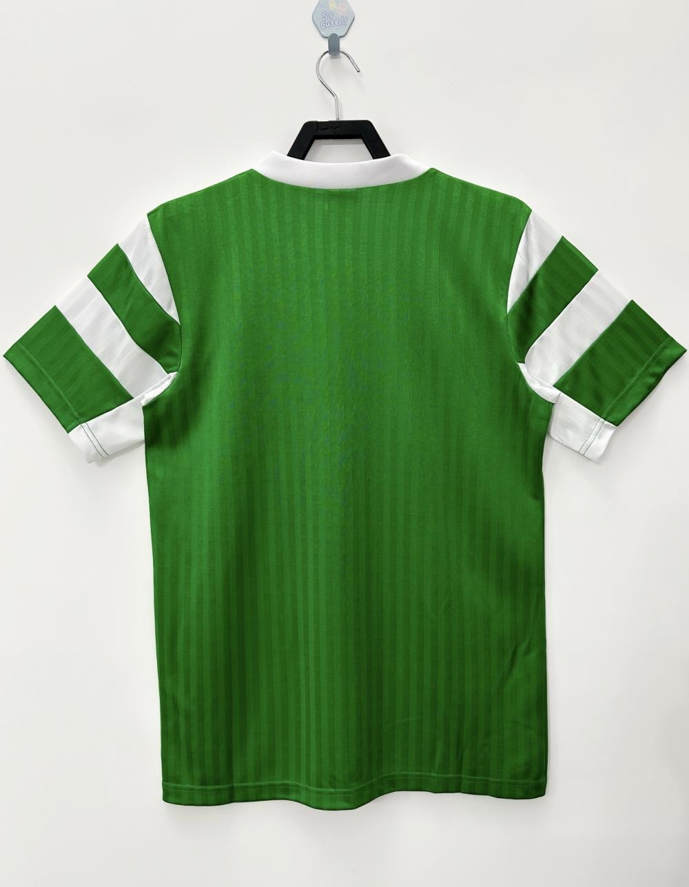 1990 Retro Cameroon Home