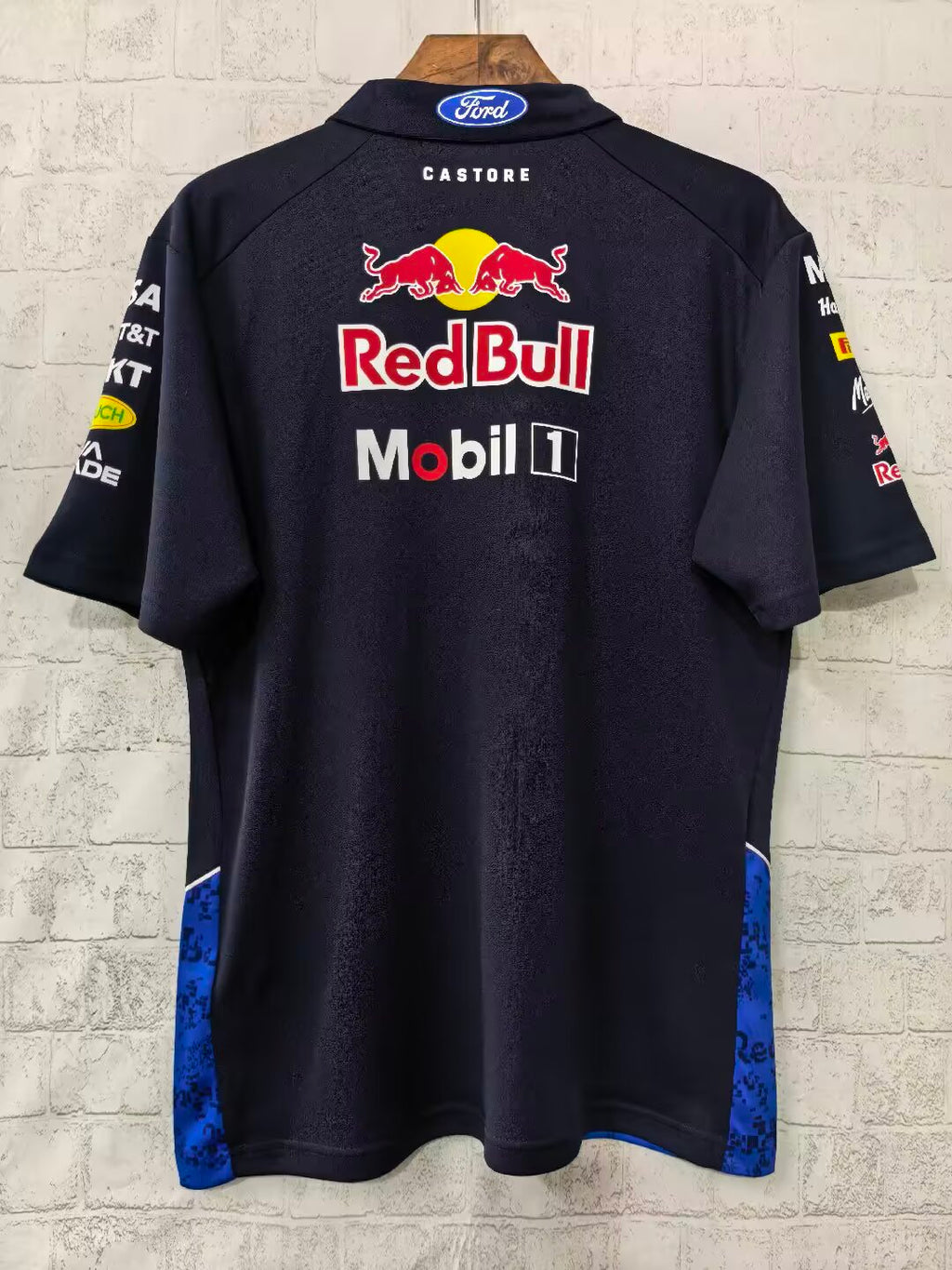 red-bull-2026-f1-racing-suit-p1870049