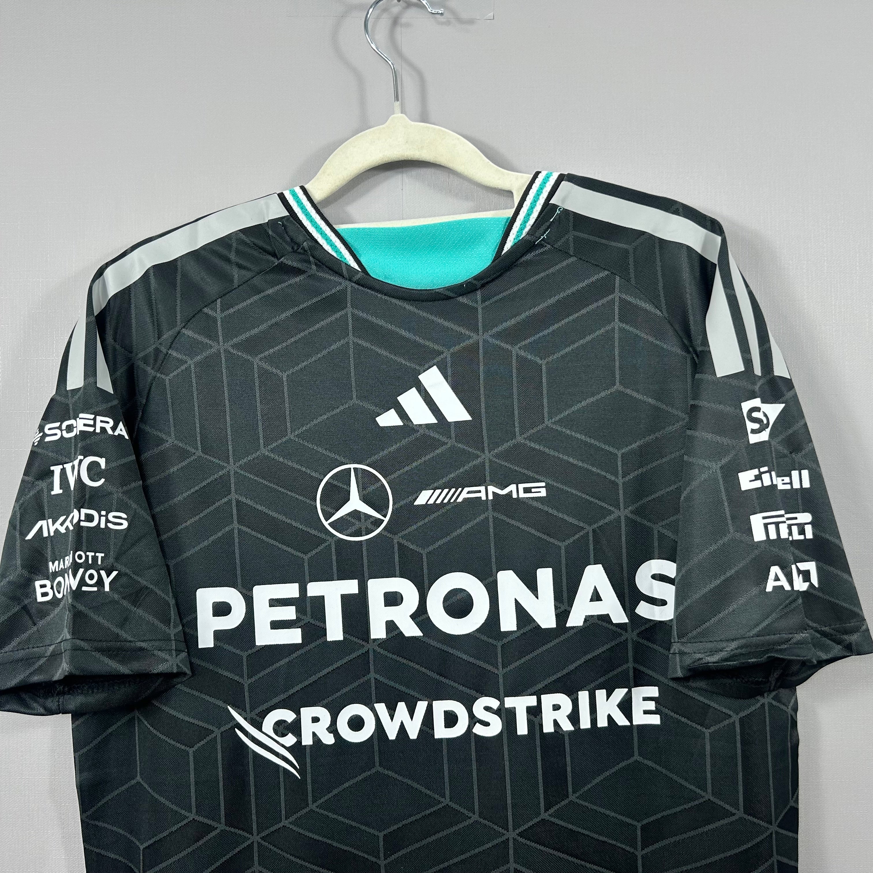 mercedes-2026-f1-racing-suit-p2209454