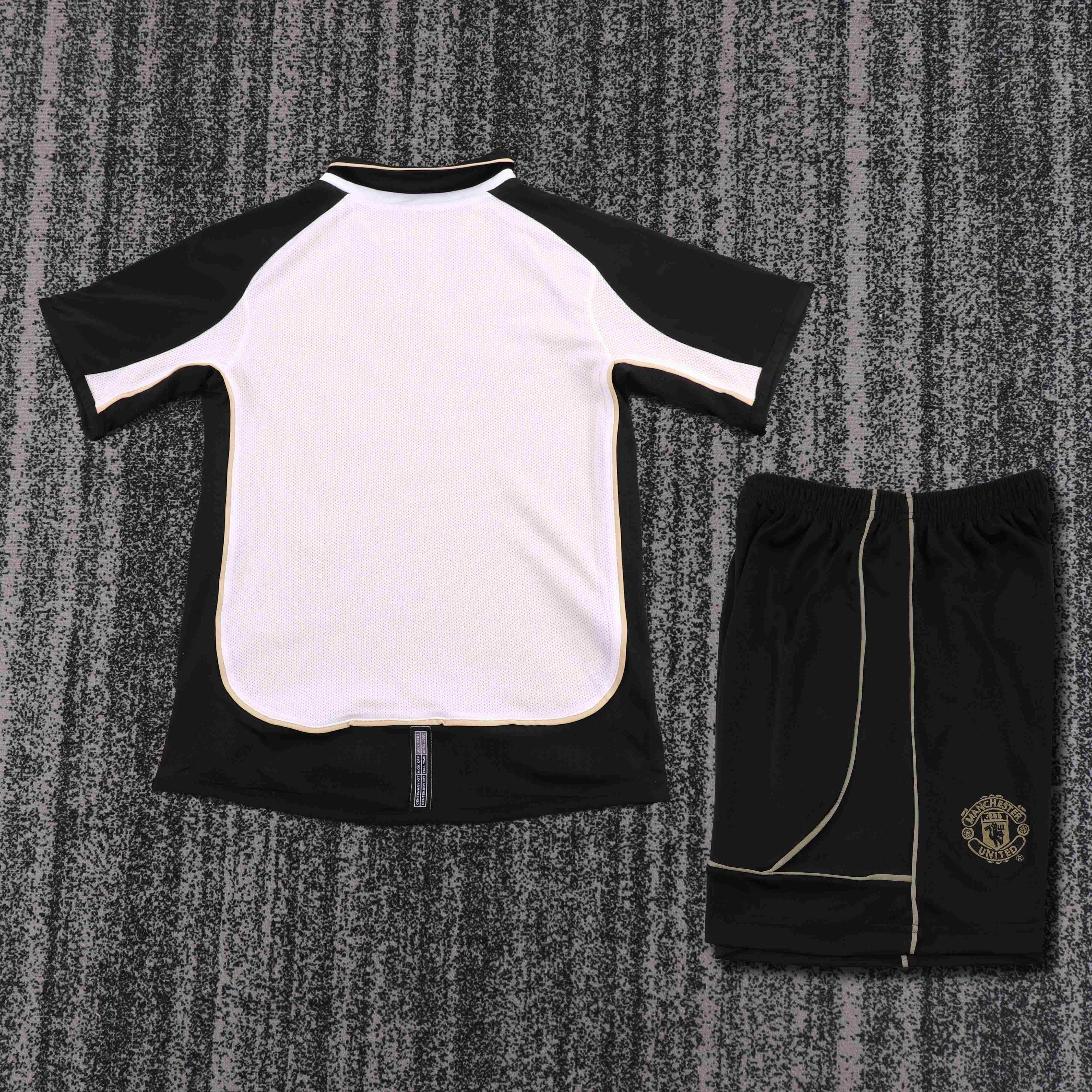 2001-2002 Retro Manchester United 100th Anniversary Edition