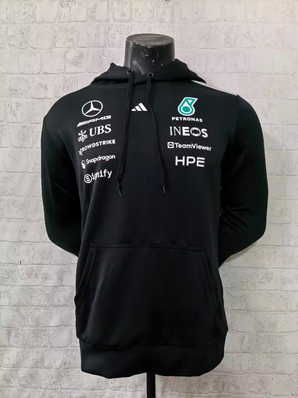 mercedes-2026-f1-sweater-p1870352