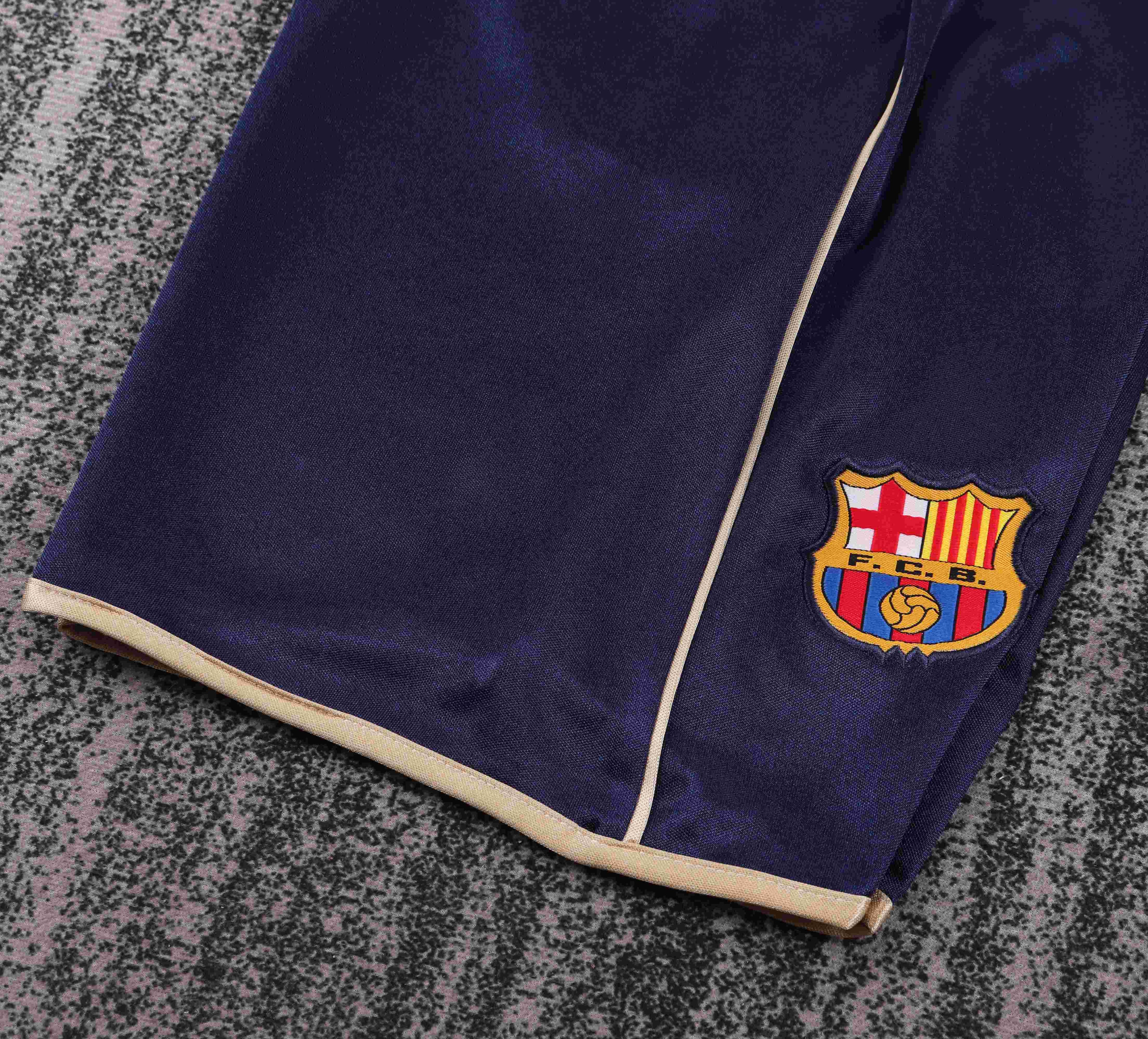 2001-2002 Retro Barcelona Away