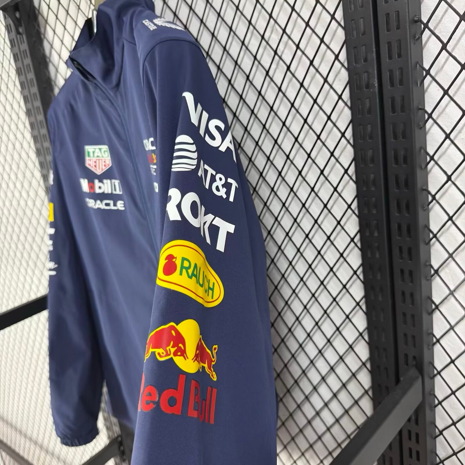 red-bull-2026-f1-windbreaker-p1940434