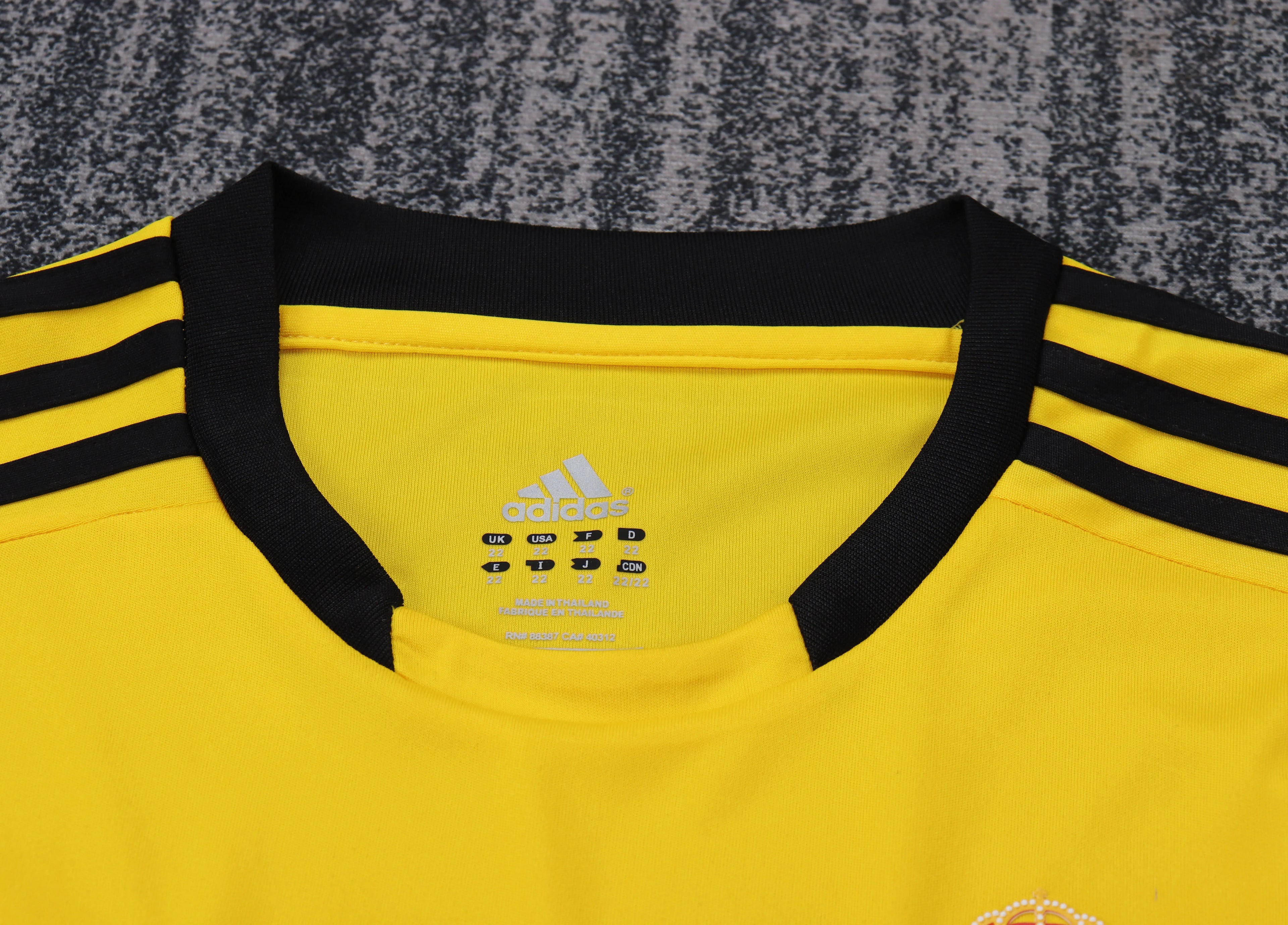 2011-2012 Retro Real Madrid Goalkeeper