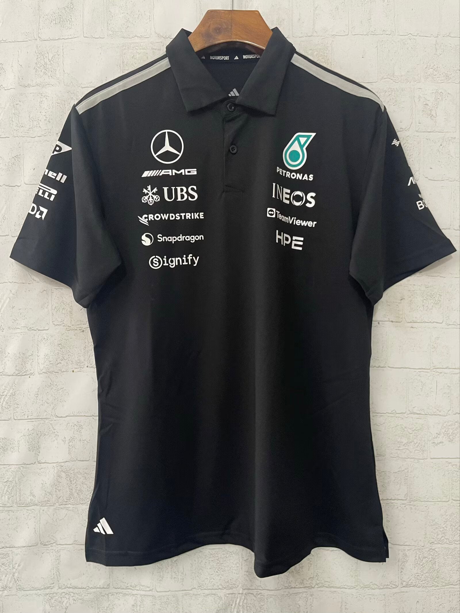 mercedes-2026-f1-racing-suit-p1802451