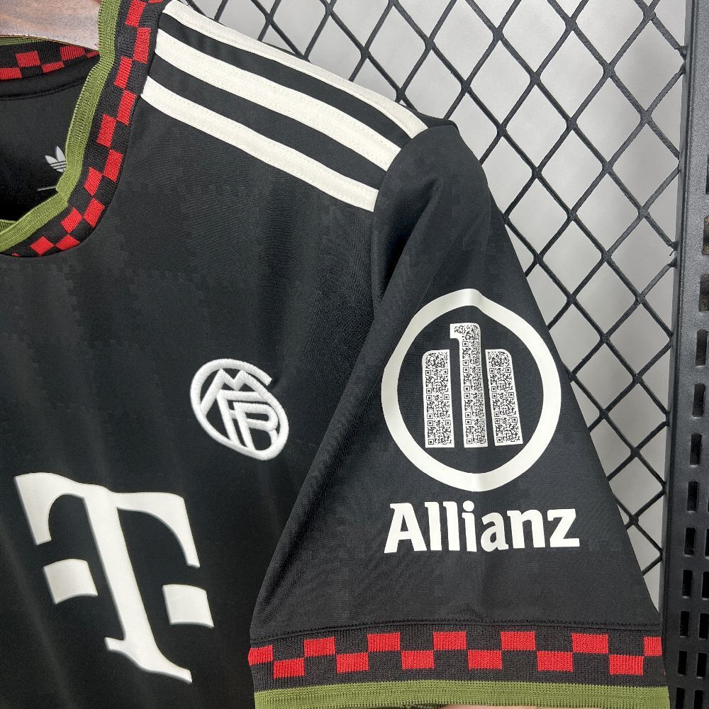2025/2026 Bayern Munich Third Away