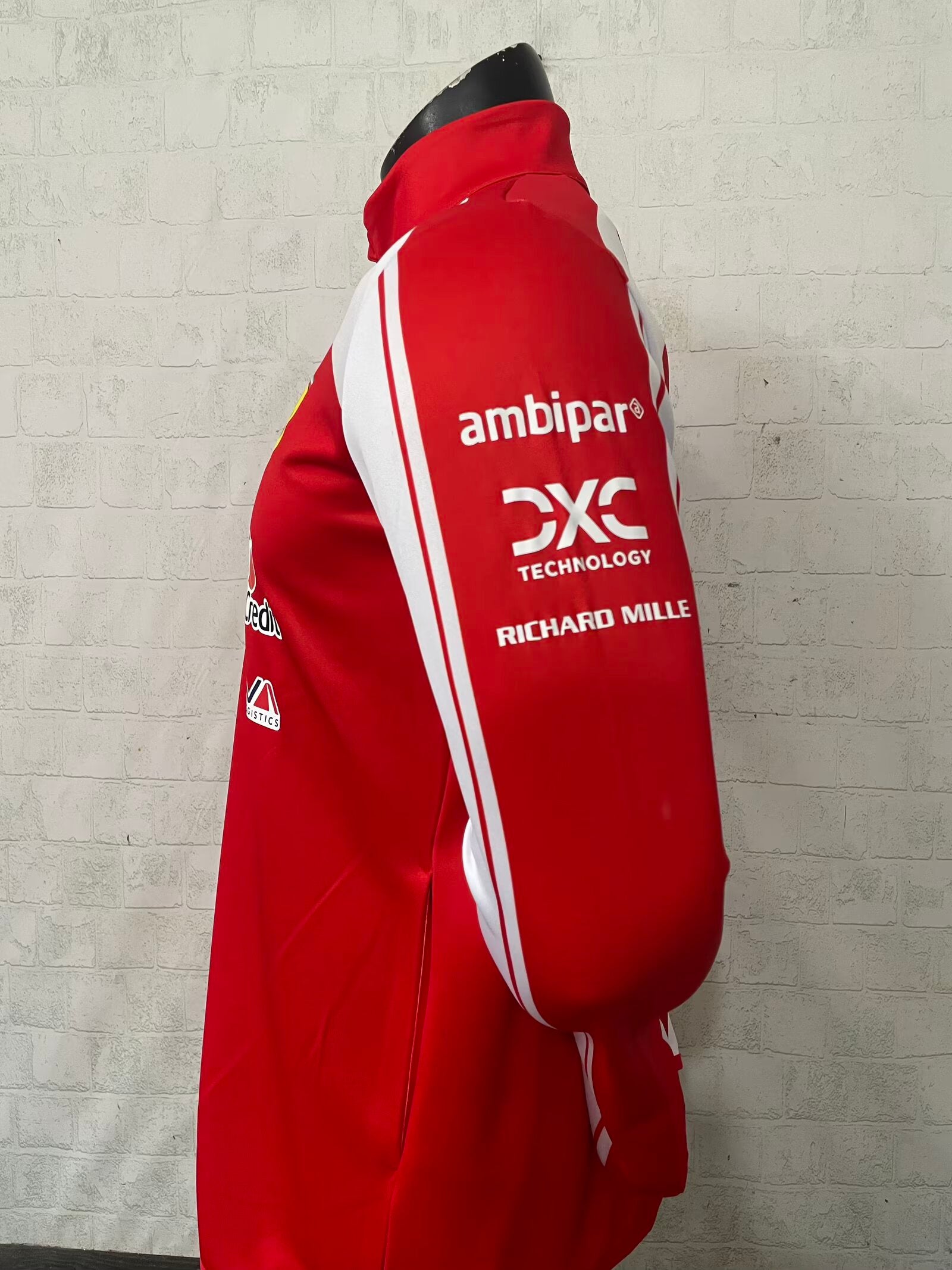 ferrari-2026-f1-jacket-p2323151