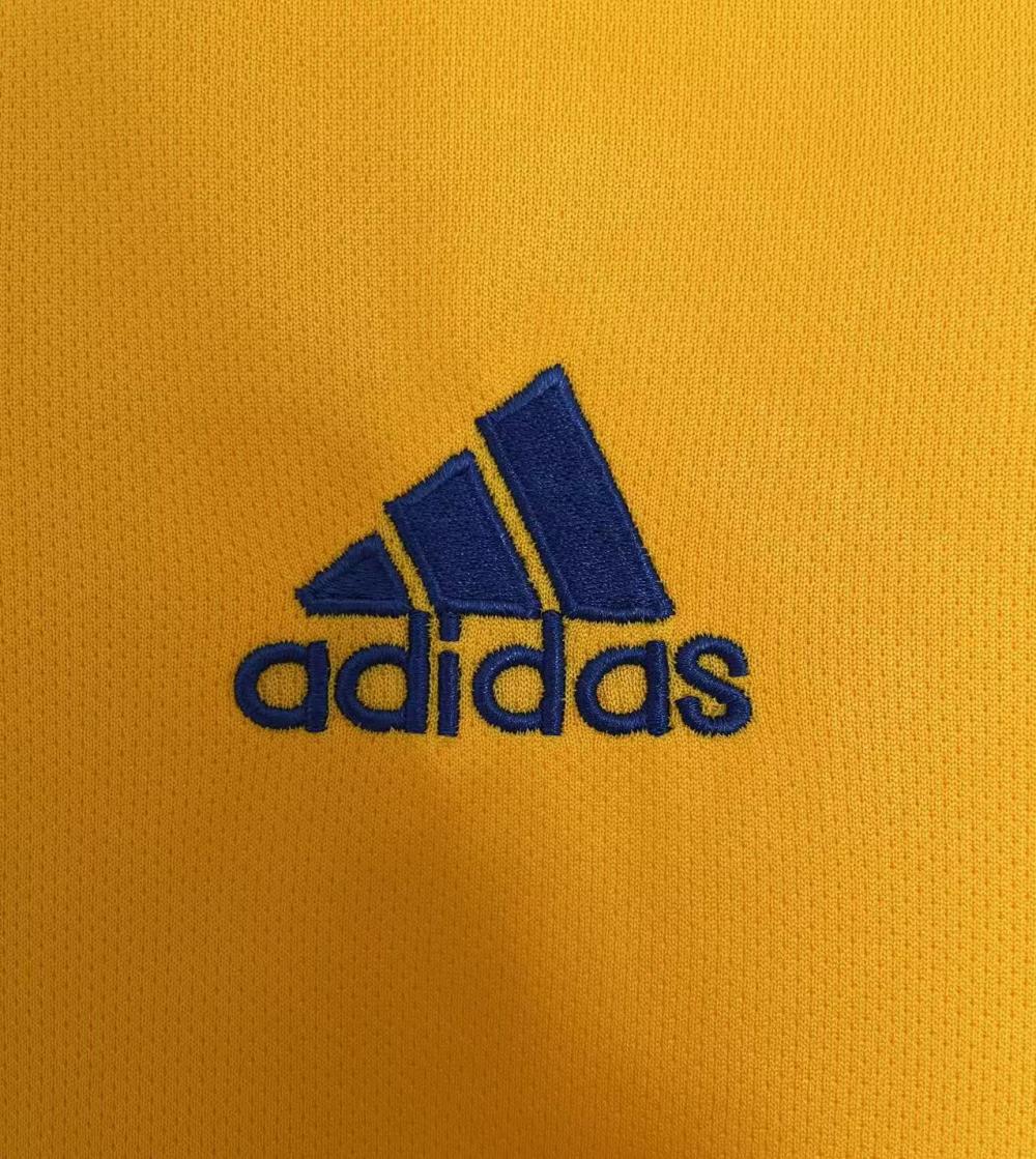 2000 Retro Romania Home