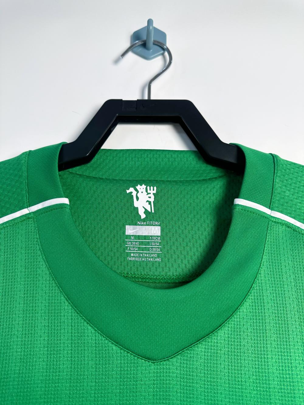 2007/2008 Retro Long Sleeve Manchester United Goalkeeper Green