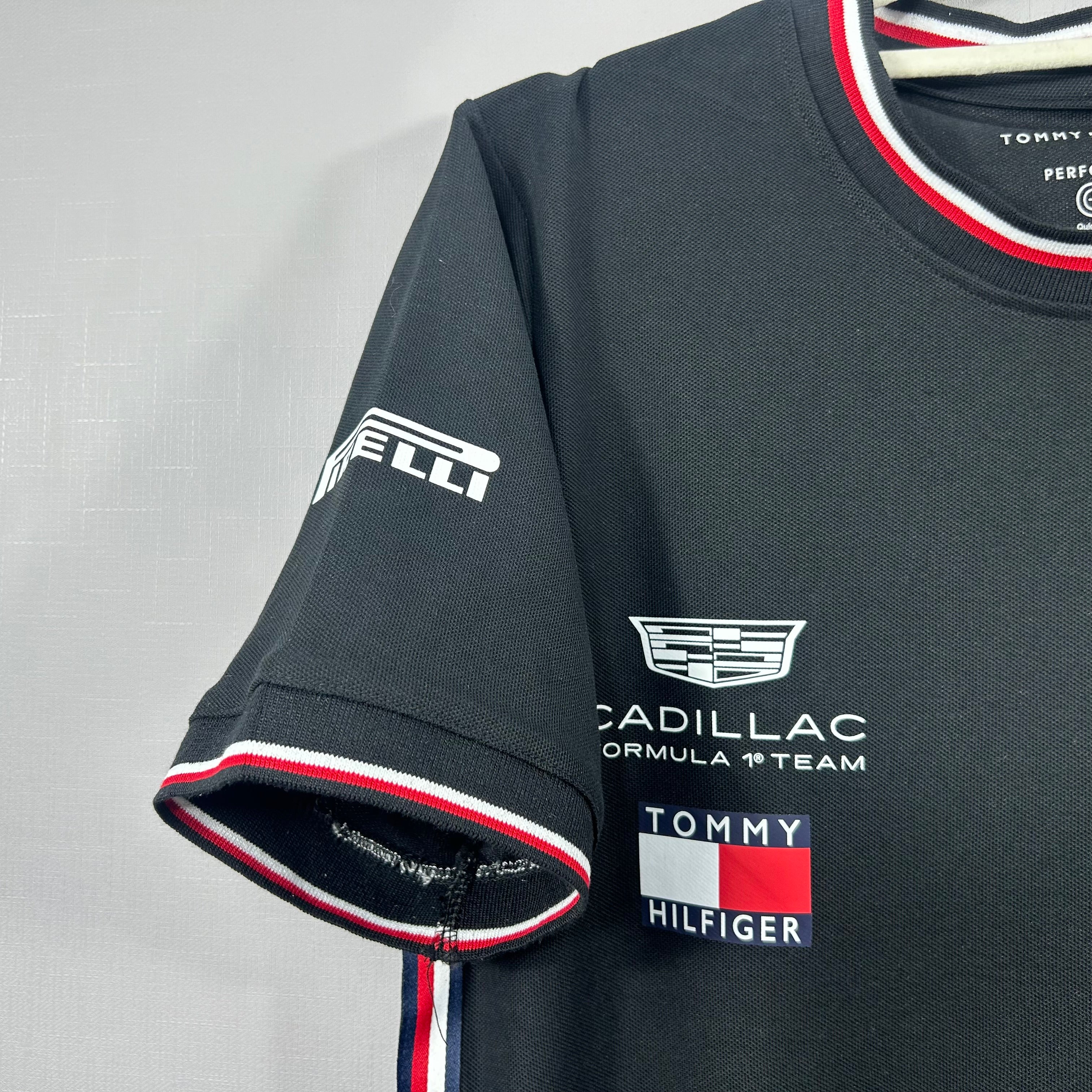 cadillac-2026-f1-racing-suit-p2209230