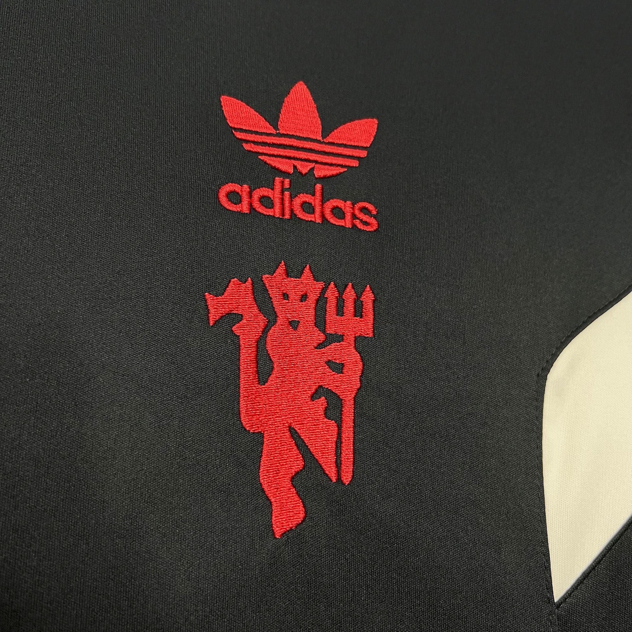 2024/2025 Manchester United Originals Tee Black Jersey