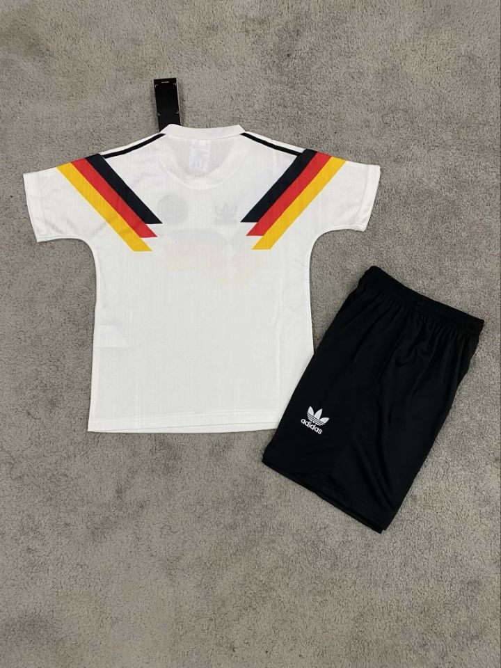 1990 Retro Germany Home