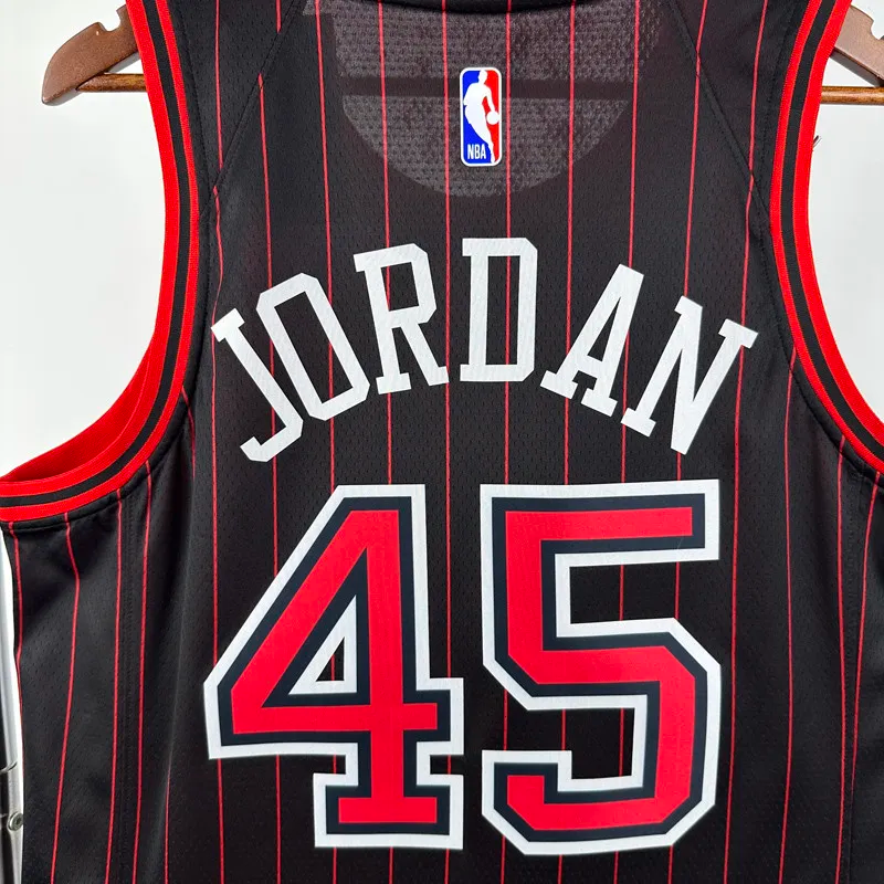 chicago-bulls-jordan-45-2025-26-trapeze-edition-jersey-p1296321