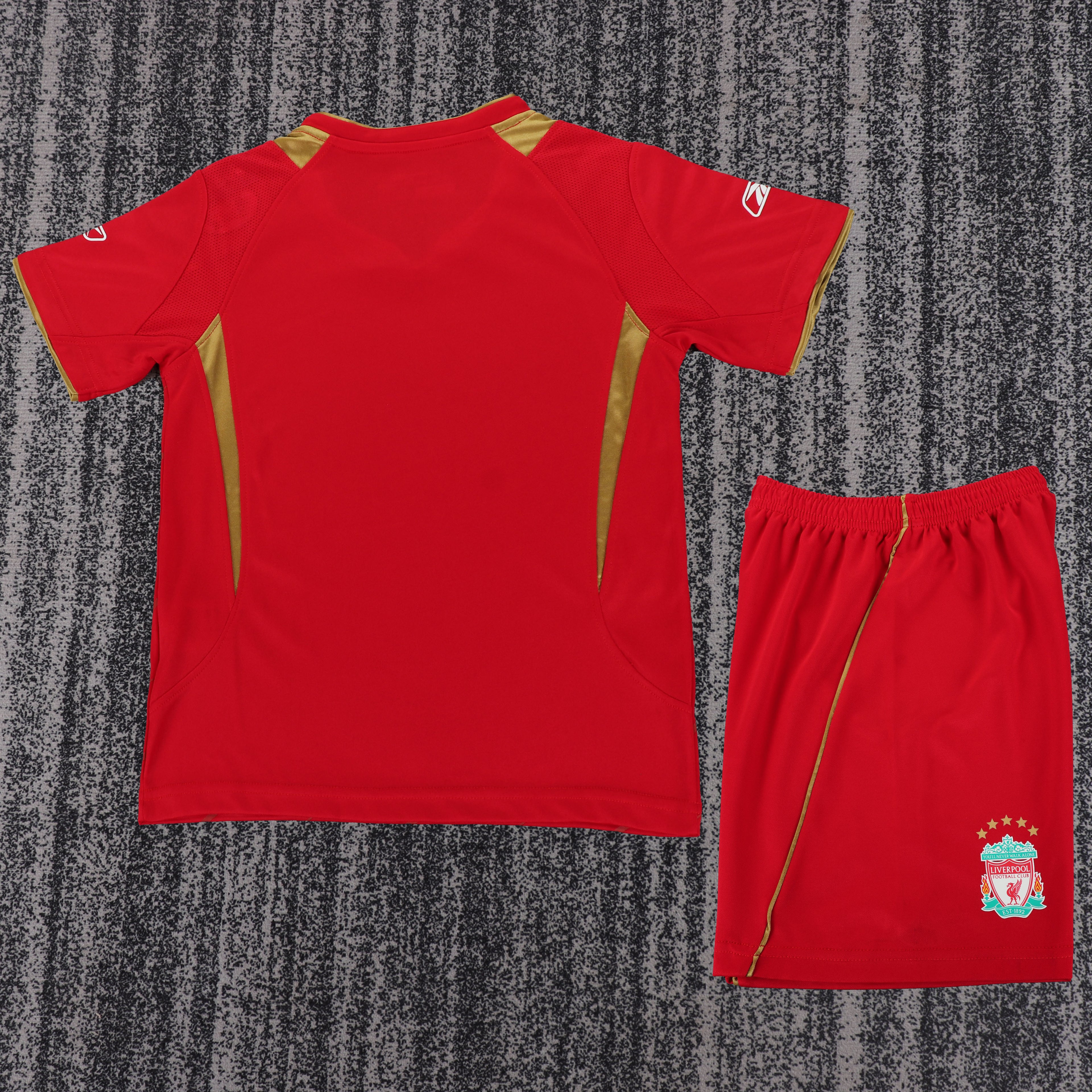 2005/2006 Retro Liverpool Home