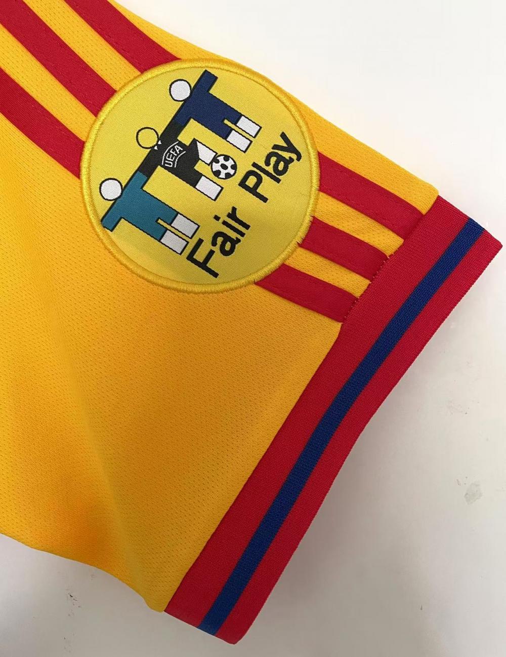 2000 Retro Romania Home
