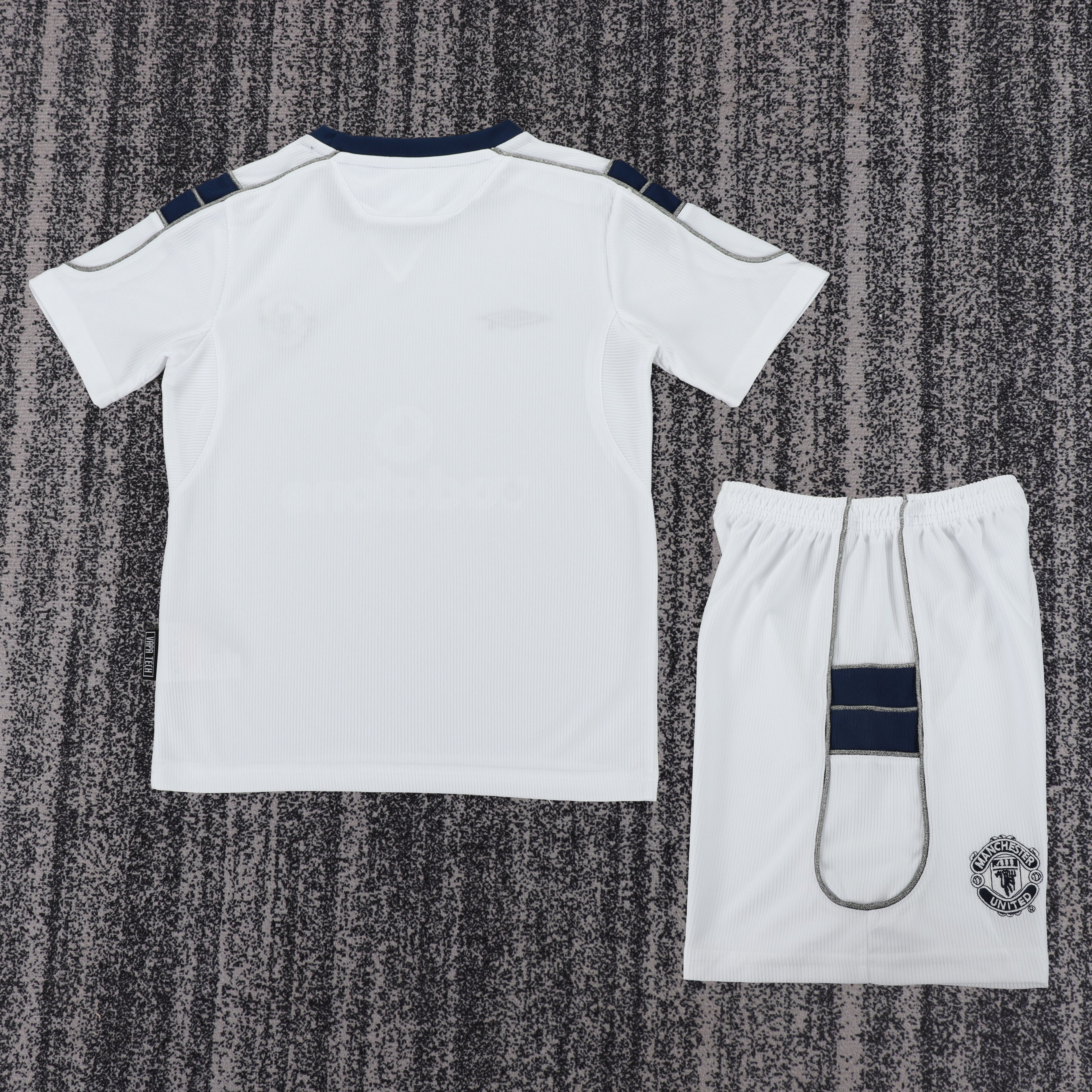 2000/2001 Retro Manchester United Away