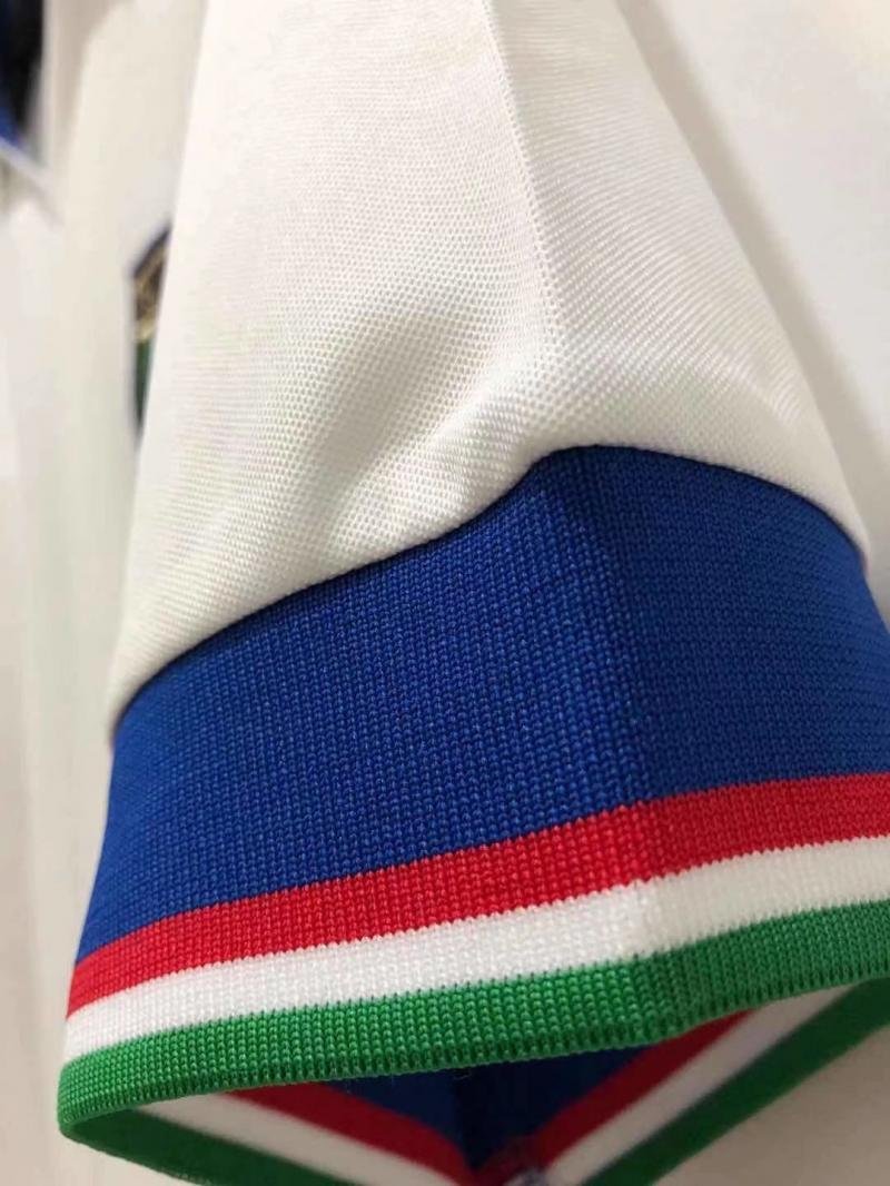 1982 Retro FIFA Italy Away Soccer Shirt