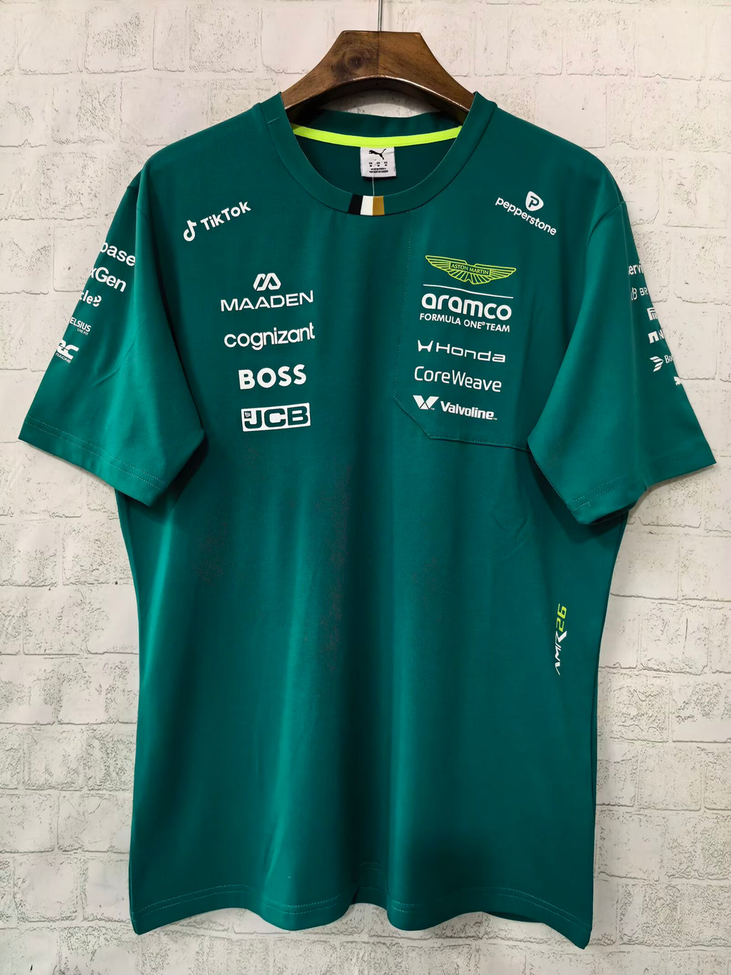aston-martin-2026-f1-racing-suit-p1947175