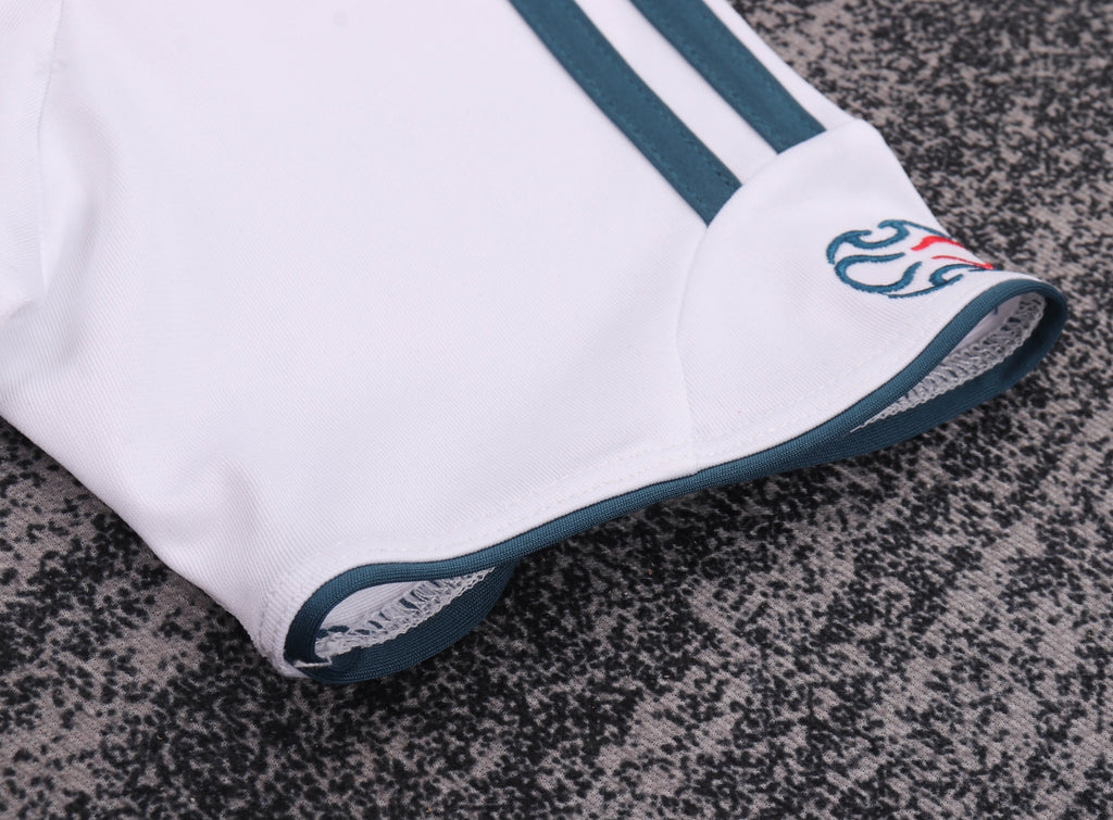 2006/2008 Retro Liverpool Away