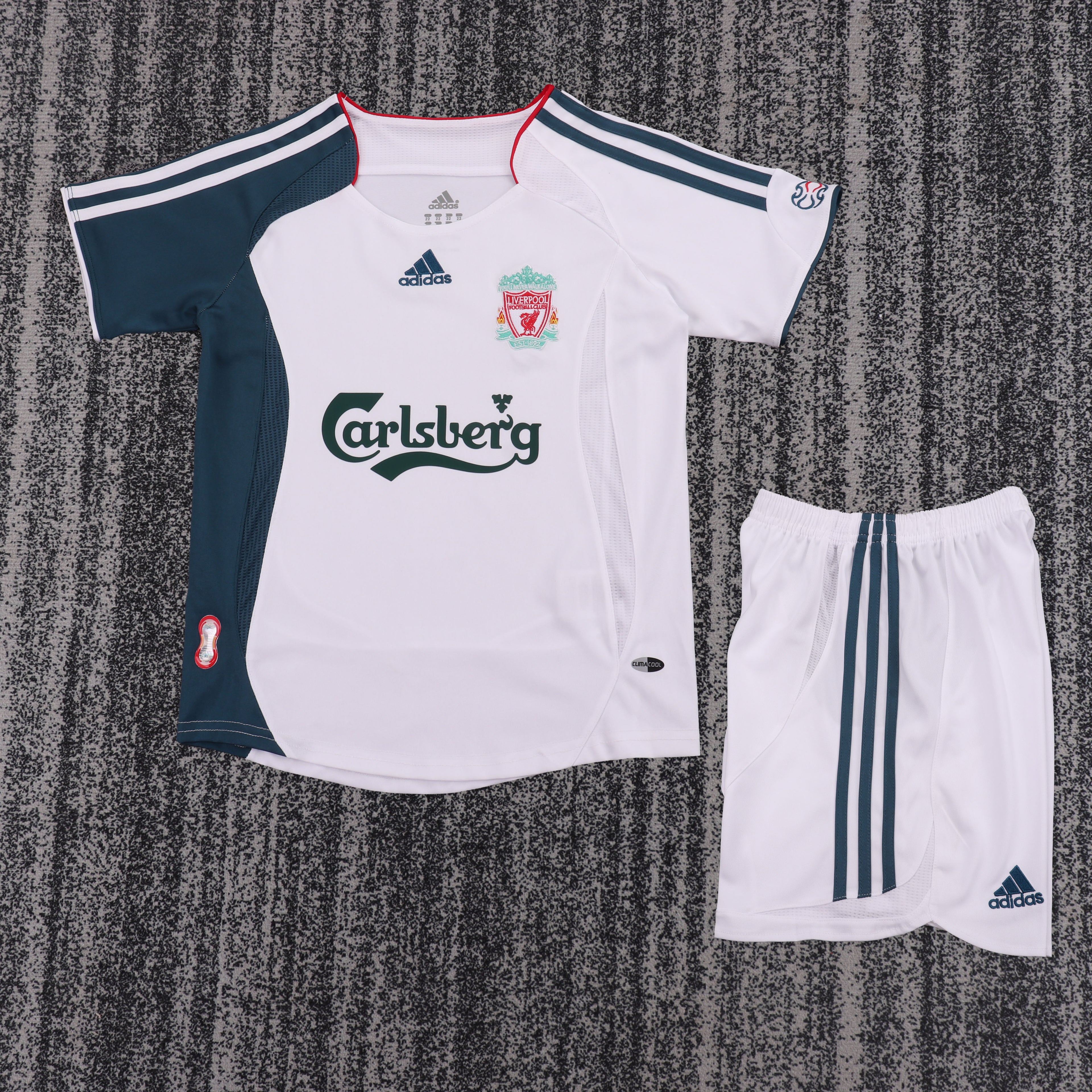 2006/2008 Retro Liverpool Away