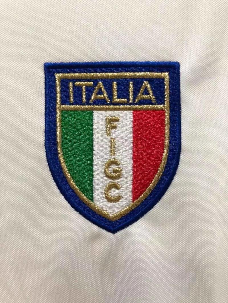 1982 Retro FIFA Italy Away Soccer Shirt