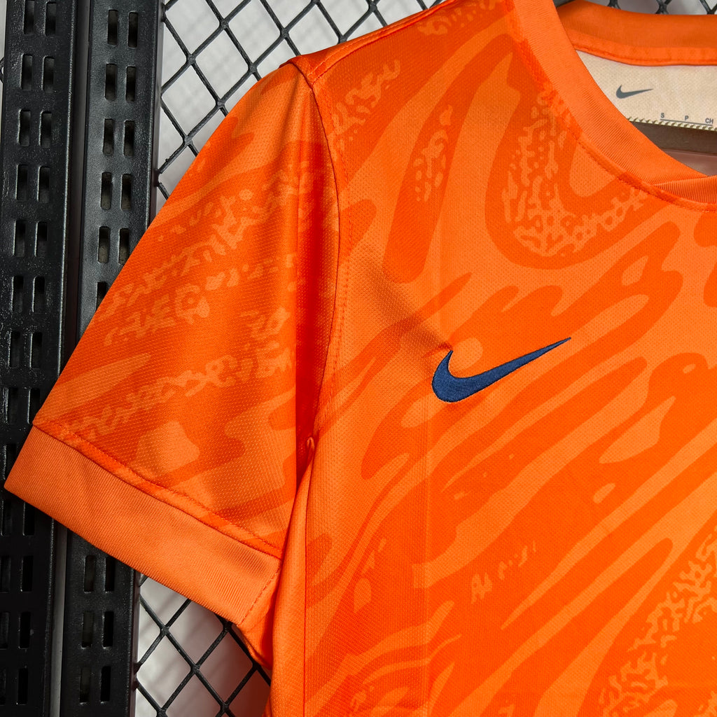 2024-2025 England Goalkeeper uniform