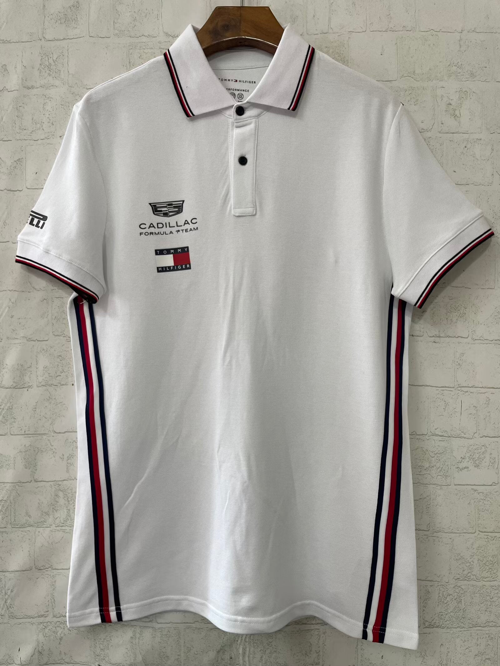 cadillac-2026-f1-racing-suit-p2253102