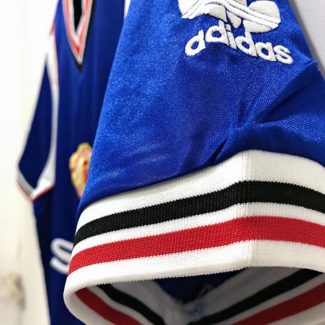 1985 Retro Manchester United Away