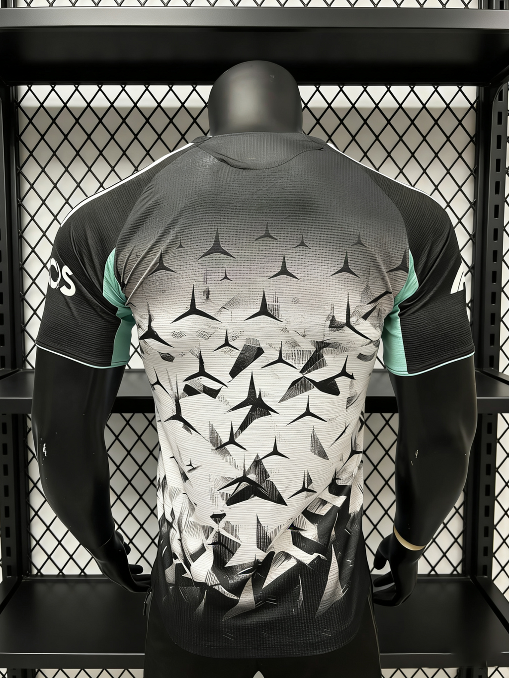 mercedes-2026-f1-jersey-p1946342