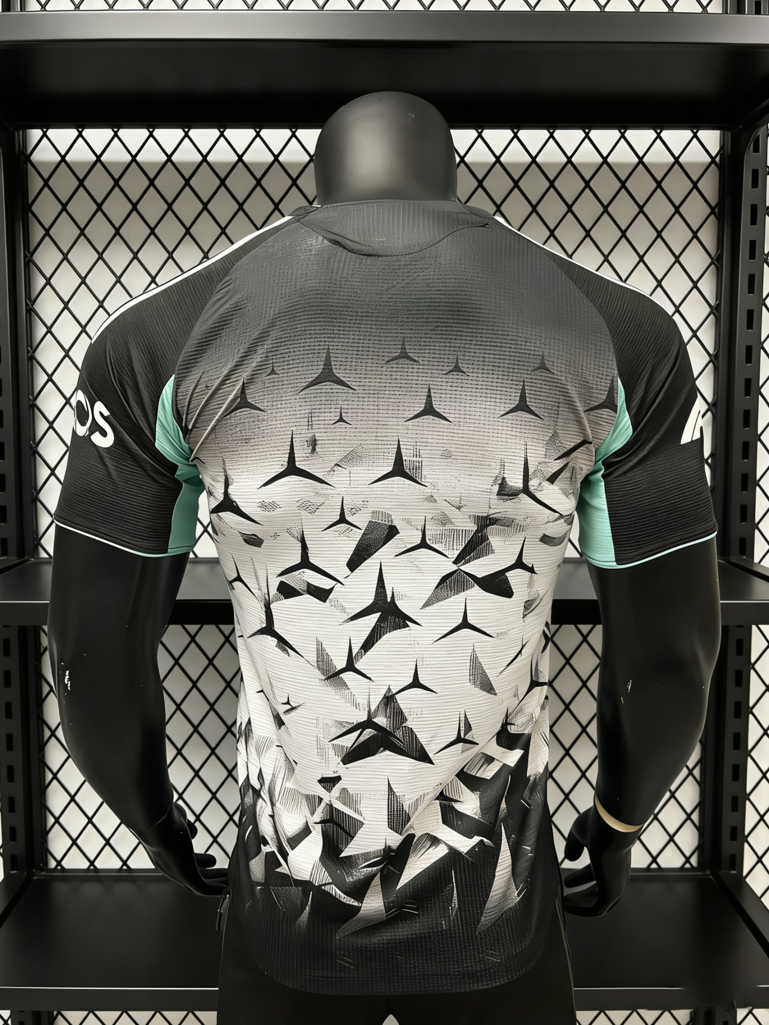 mercedes-2026-f1-jersey-p1946342