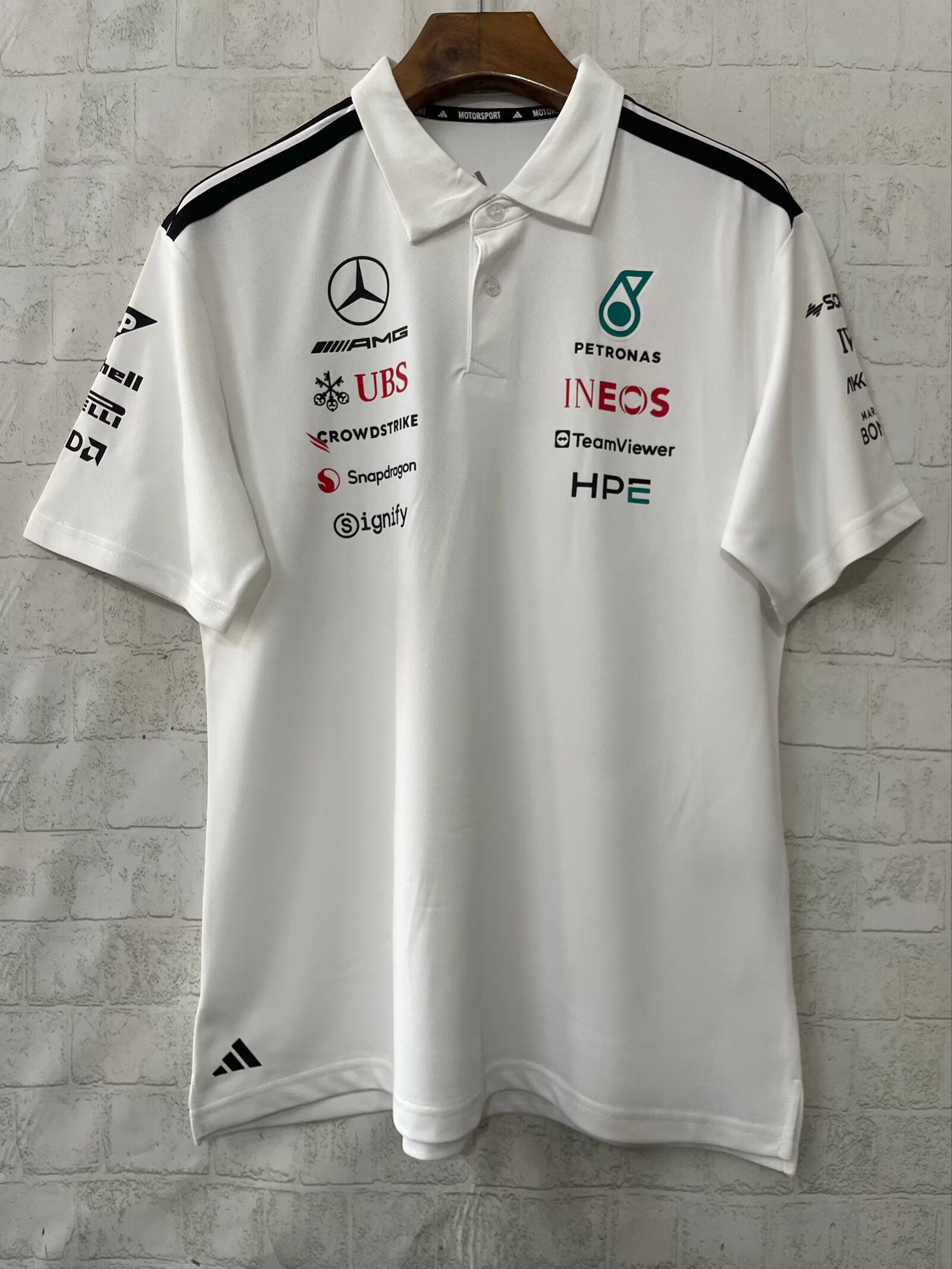 mercedes-2026-f1-racing-suit-p1808301