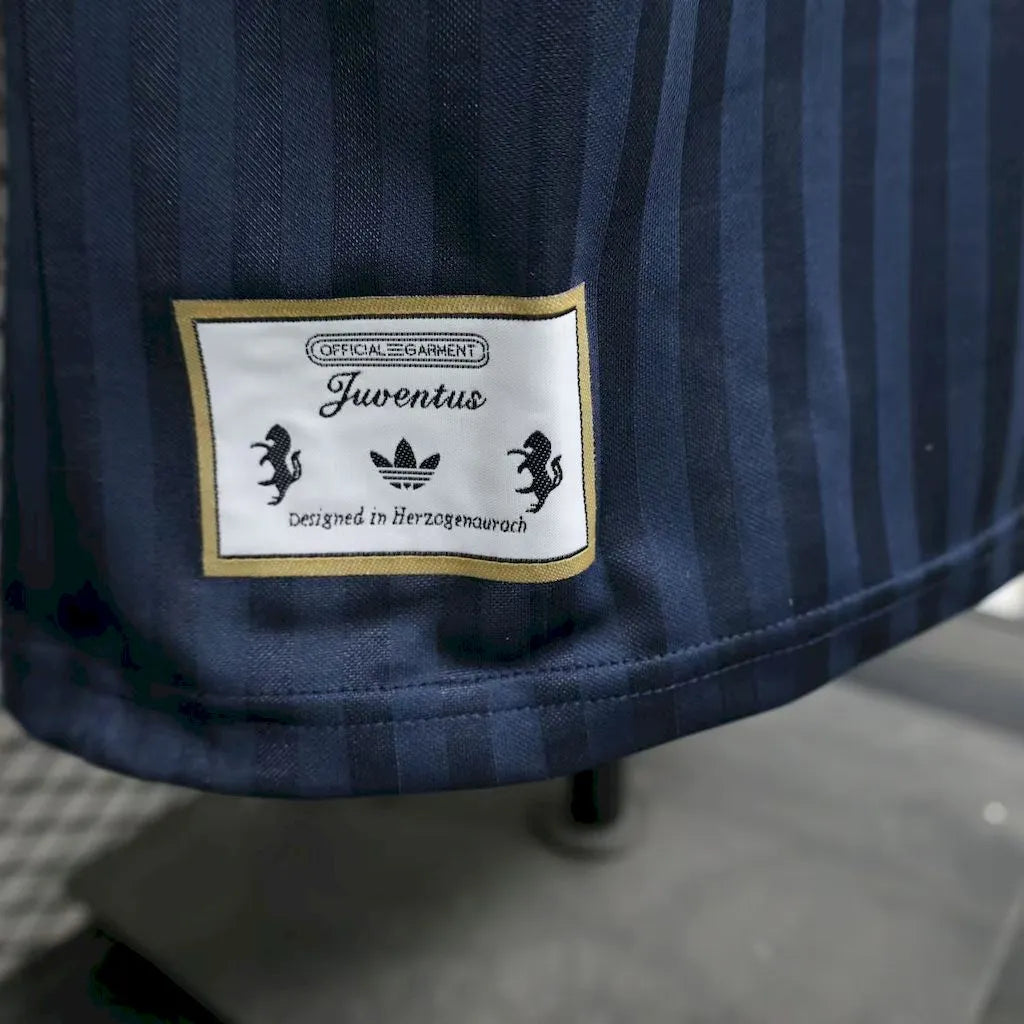 2025/2026 Player Version Juventus Terrace Icons