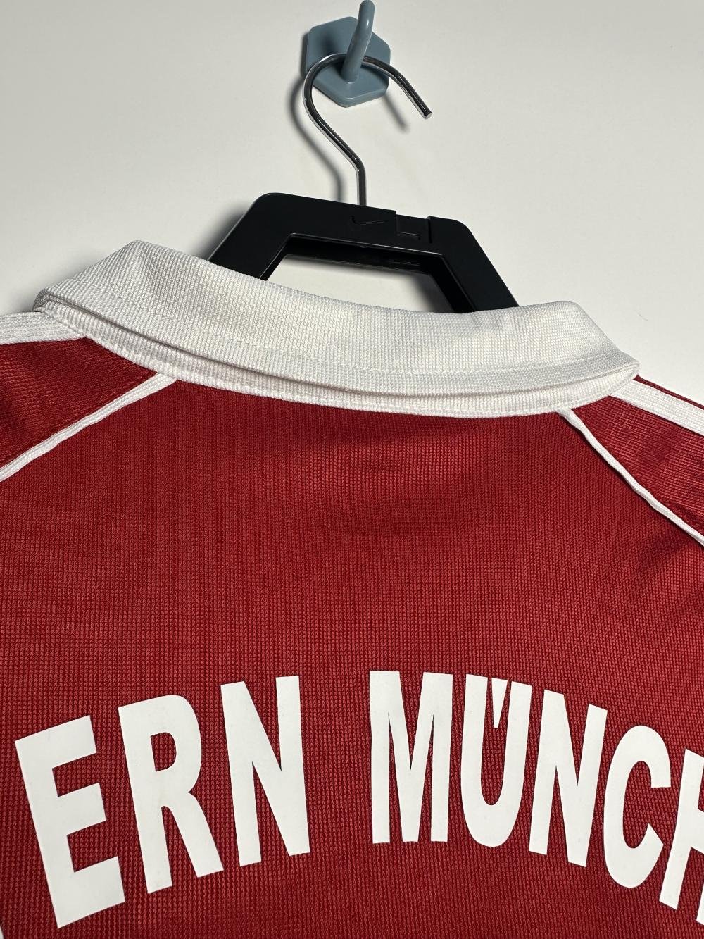 2005-2006 Retro Bayern Munich Home