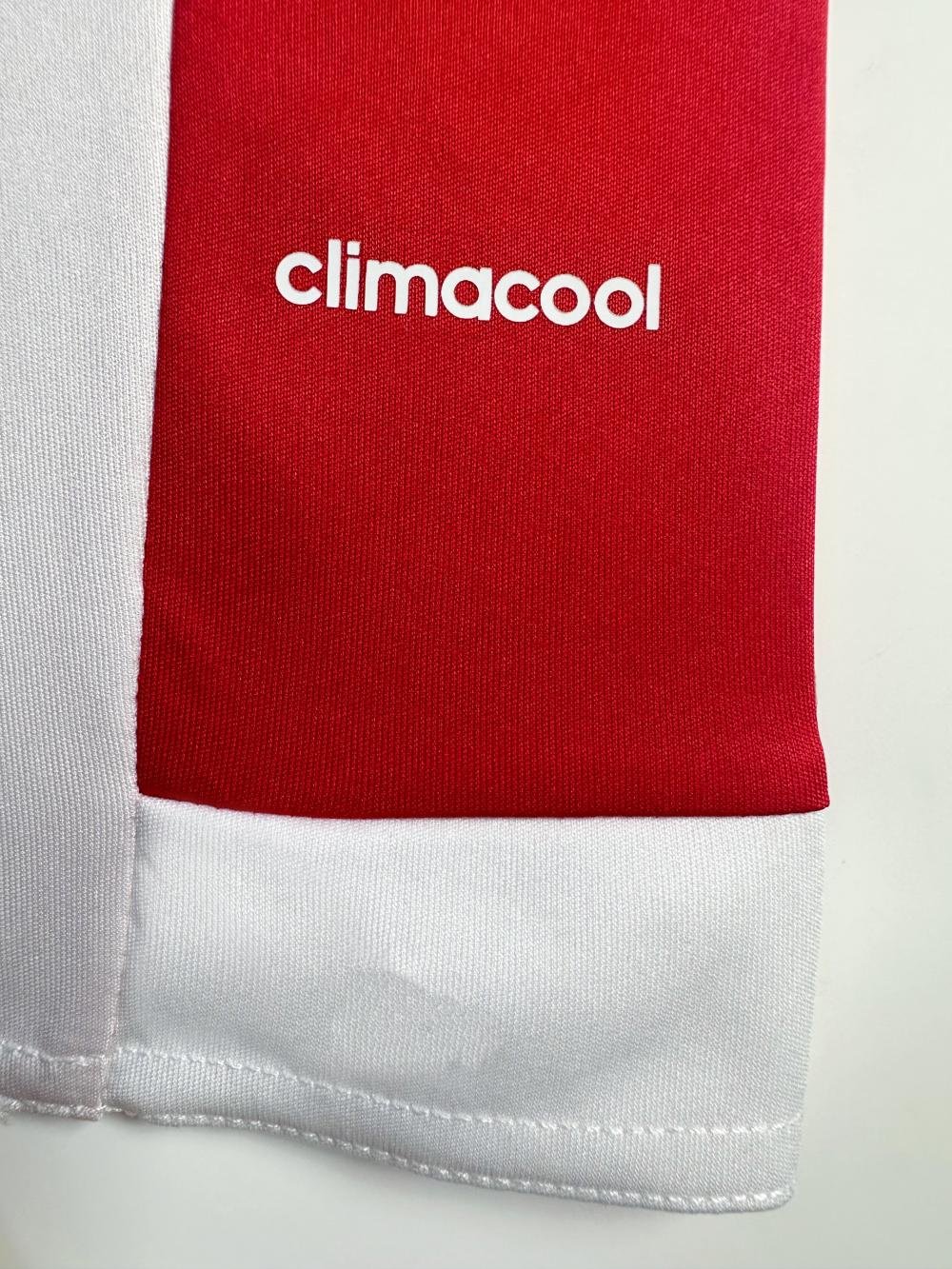2015-2016 Retro Southampton Home