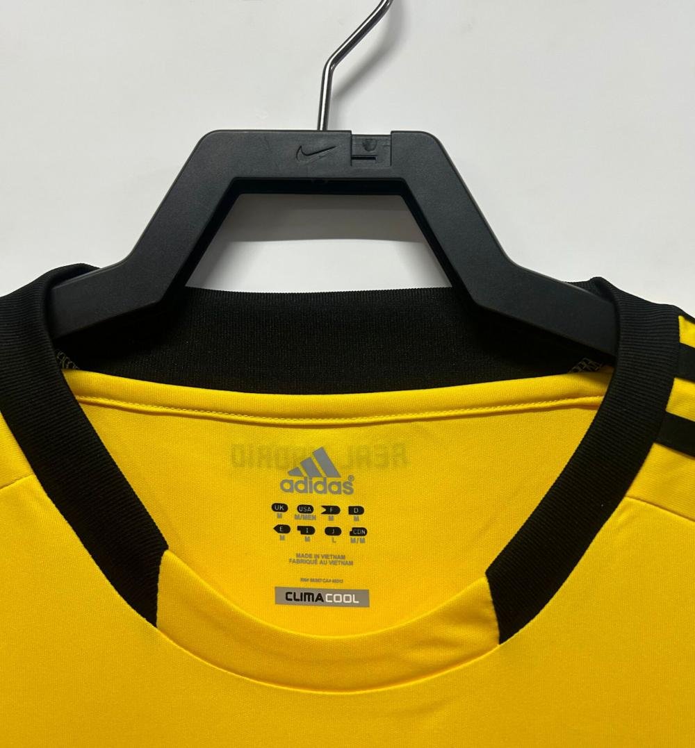 2011/2012 Retro Real Madrid Goalkeeper