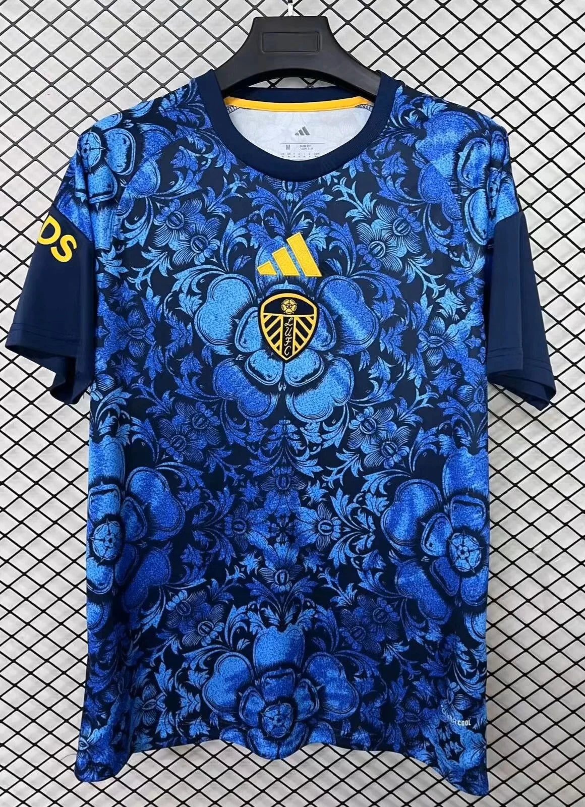 2026/2027 Leeds United Pre-match uniform Football Jersey 1:1 Thai Quality topjersey