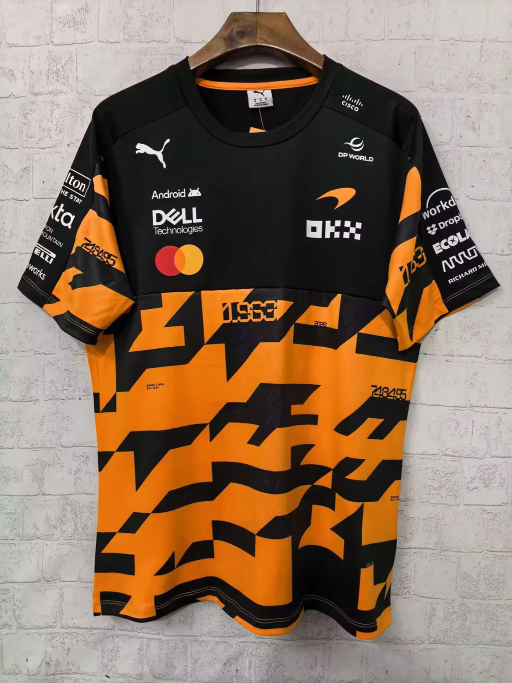 mclaren-2026-f1-racing-suit-p2302078