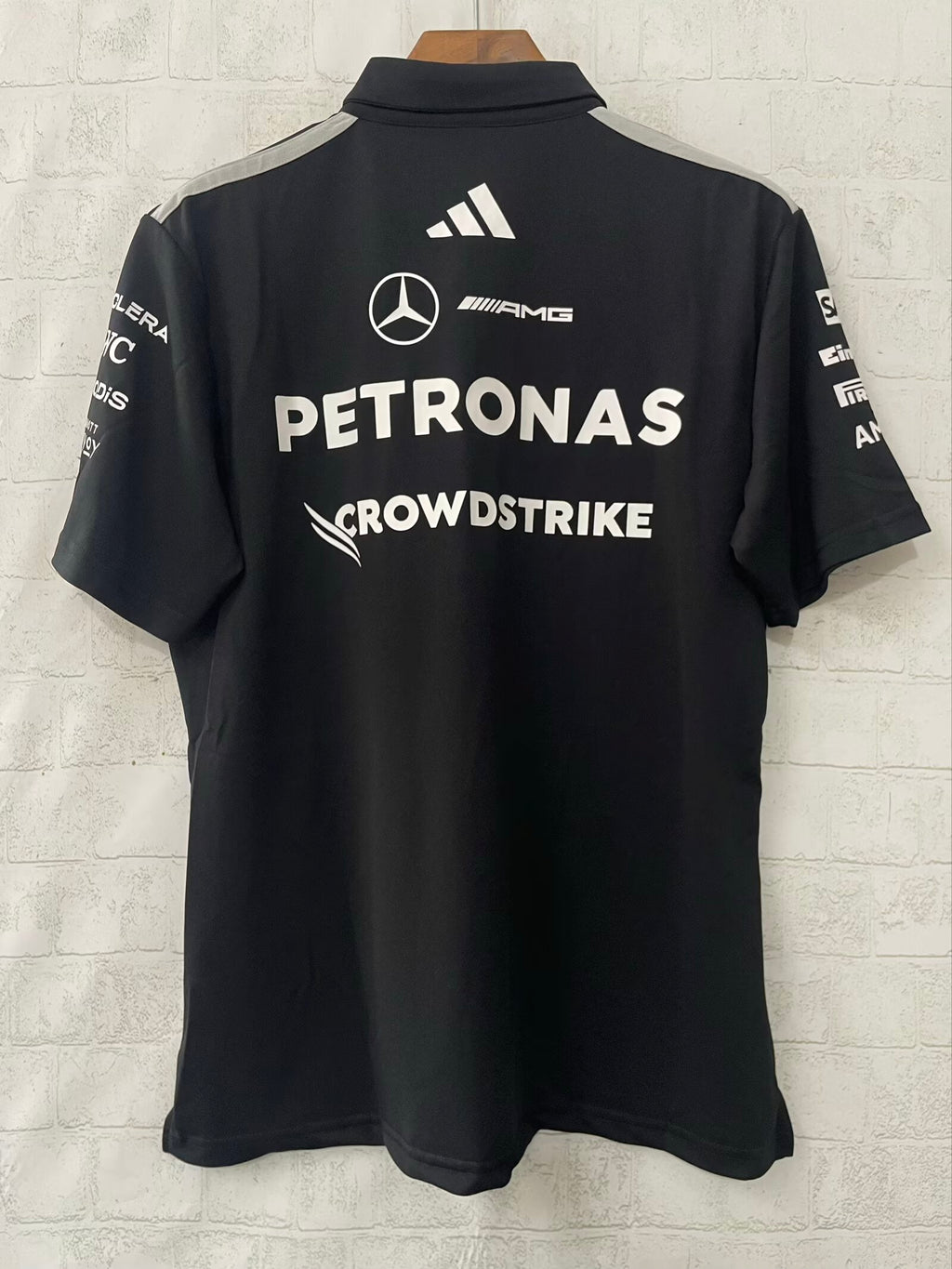 mercedes-2026-f1-racing-suit-p1802451