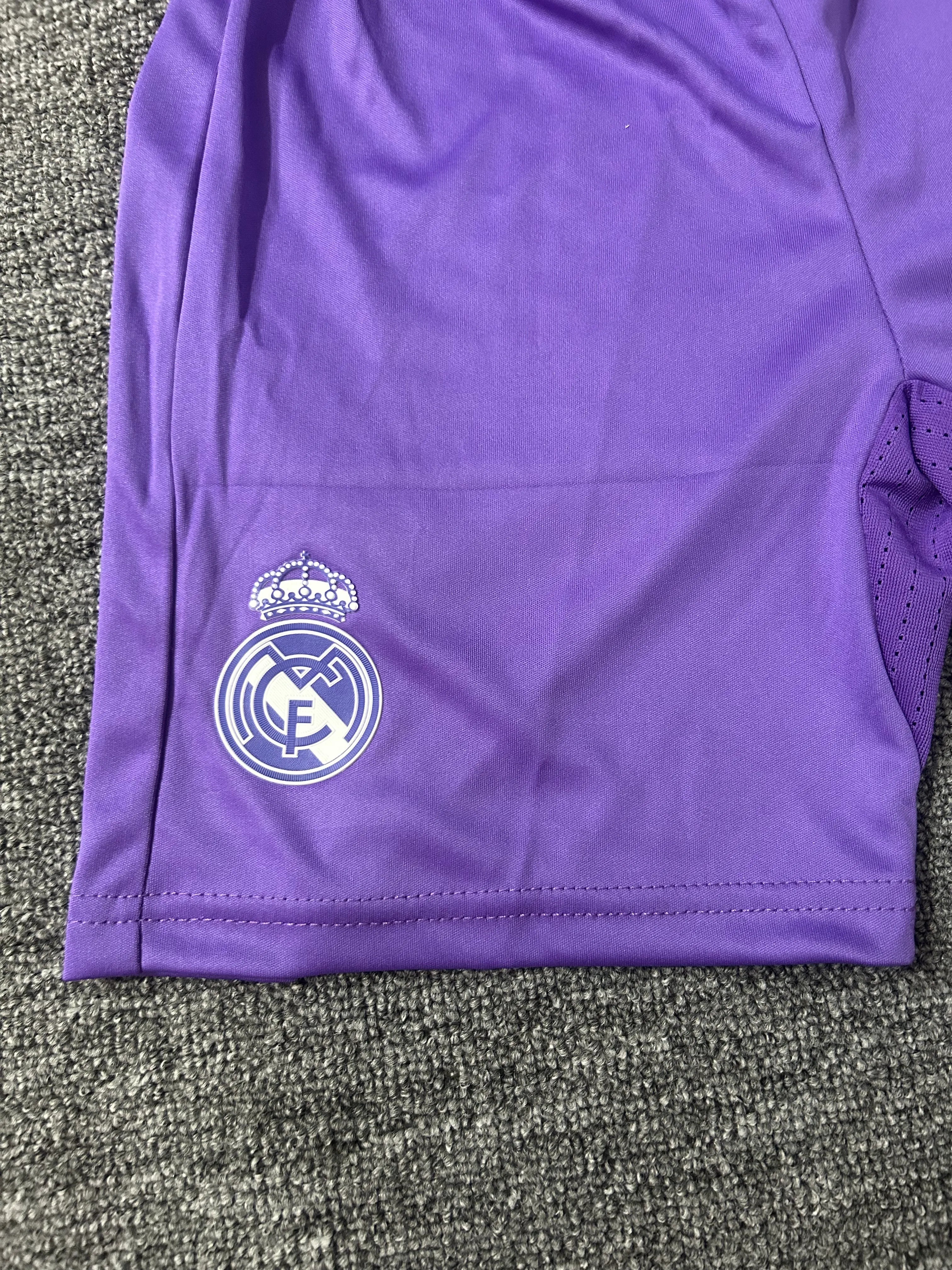 2016/2017 Retro Long Sleeve Real Madrid Away