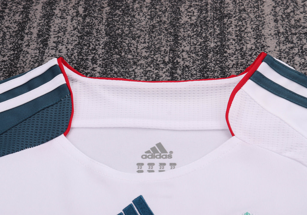 2006/2008 Retro Liverpool Away