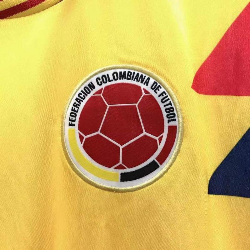 1990 Retro Colombia Home