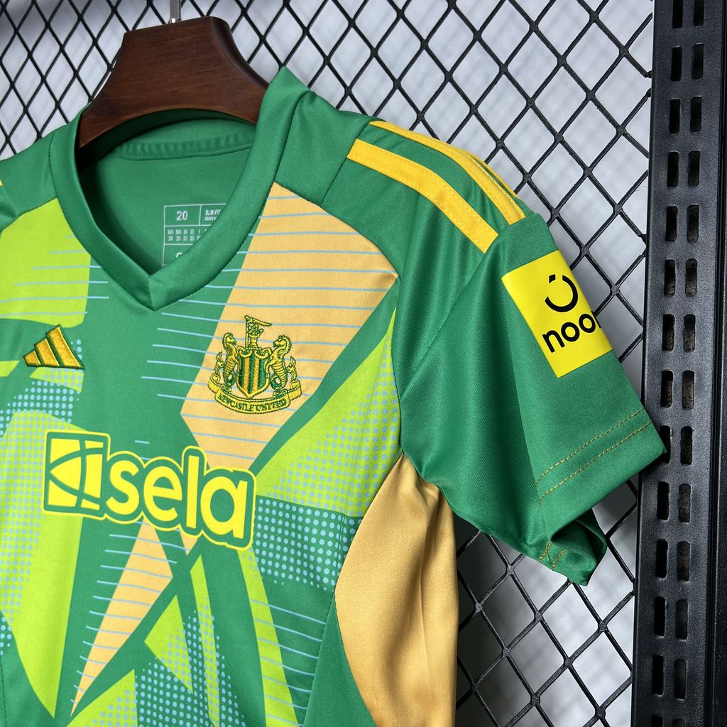 2024/2025 Newcastle United Goalkeeper Jersey Shirt