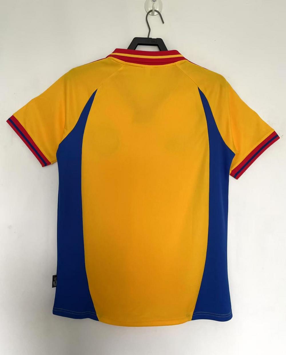 2000 Retro Romania Home