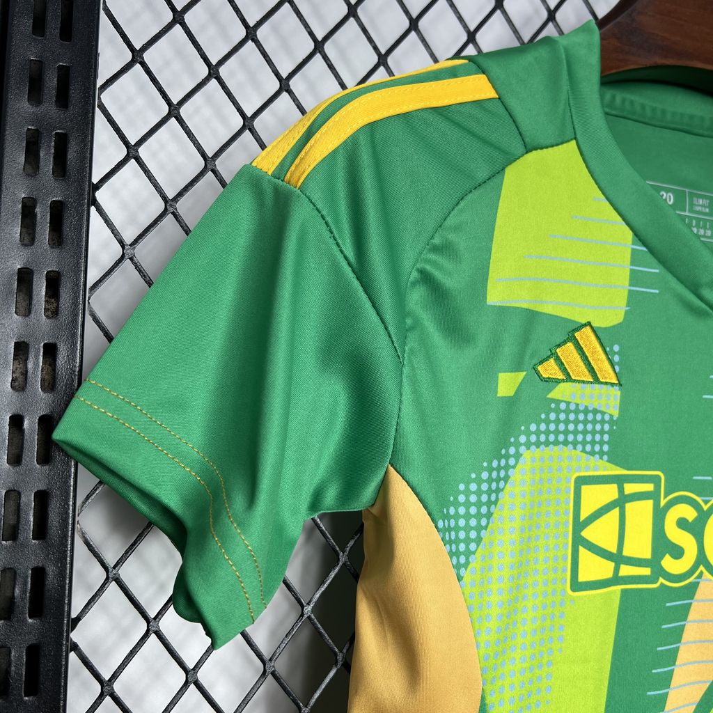 2024/2025 Newcastle United Goalkeeper Jersey Shirt