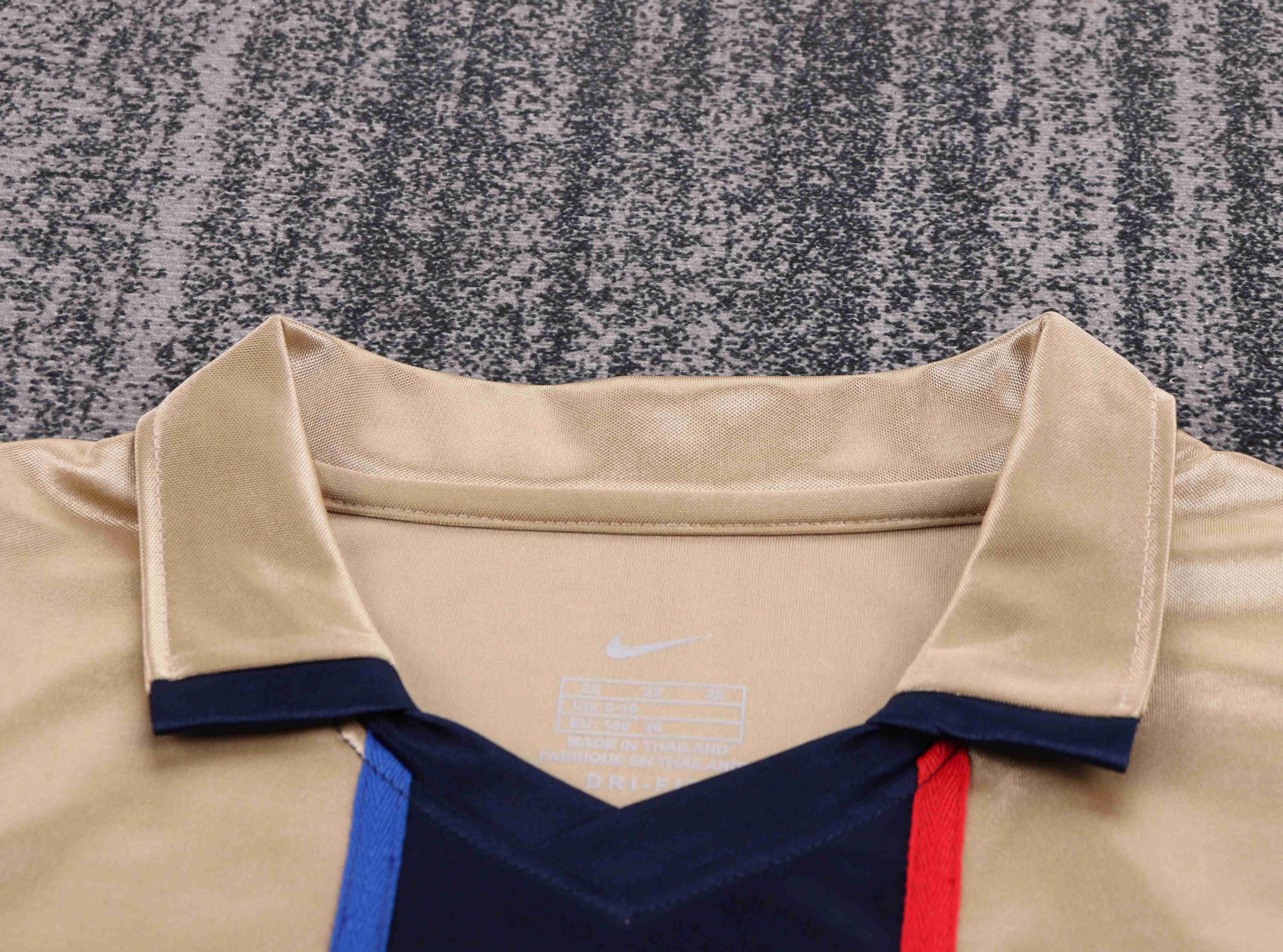 2001-2002 Retro Barcelona Away