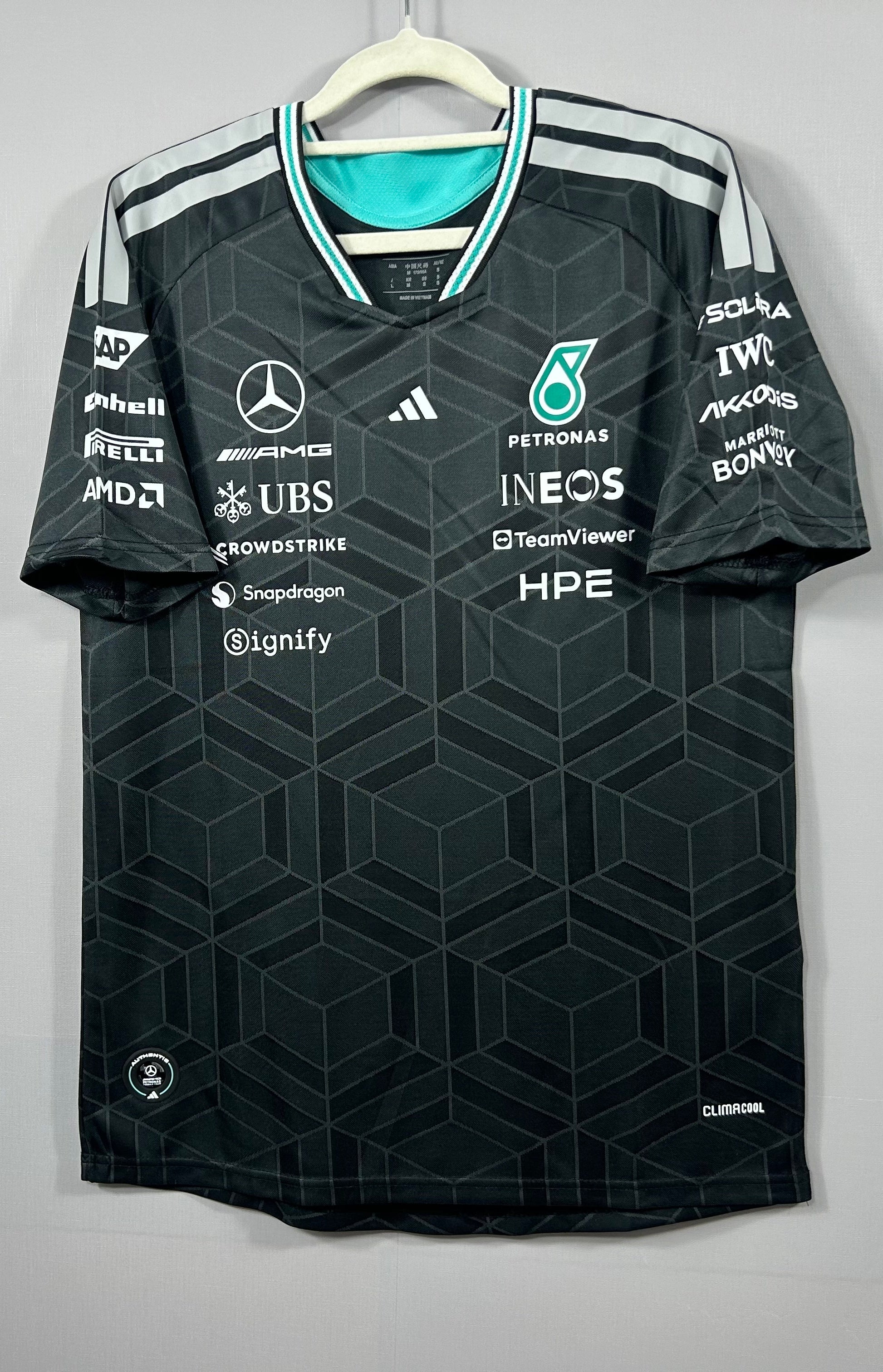 mercedes-2026-f1-racing-suit-p2209454