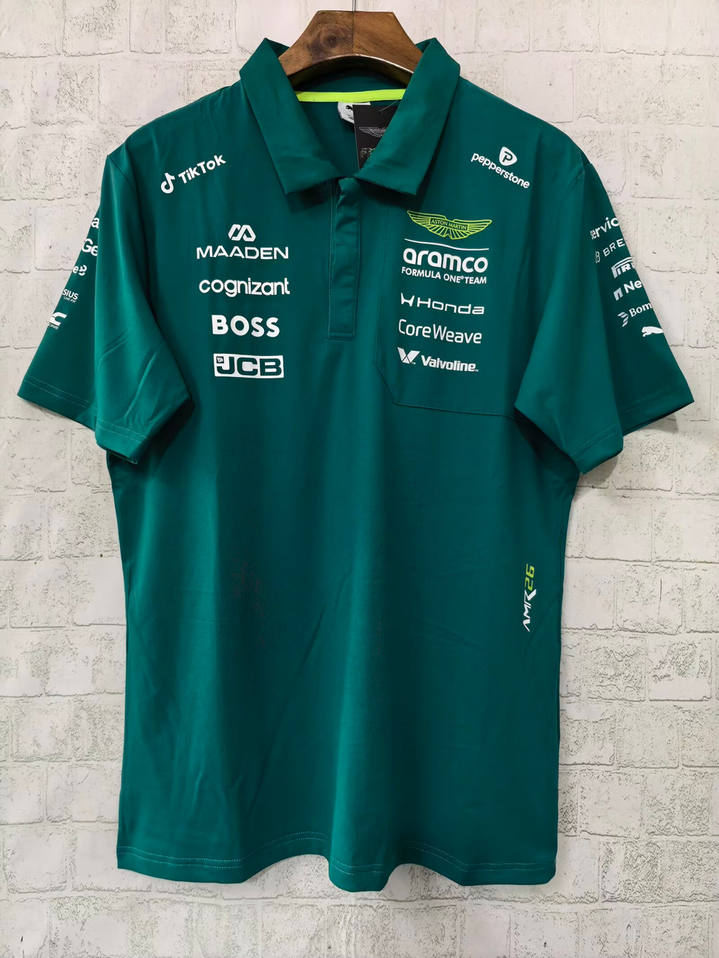 aston-martin-2026-f1-racing-suit-p1947136