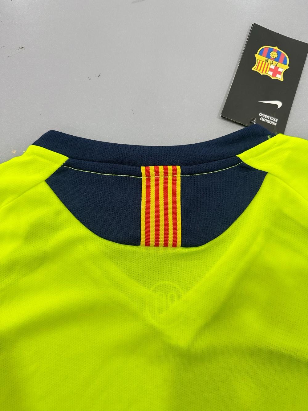 2005/2006 Retro Barcelona Away
